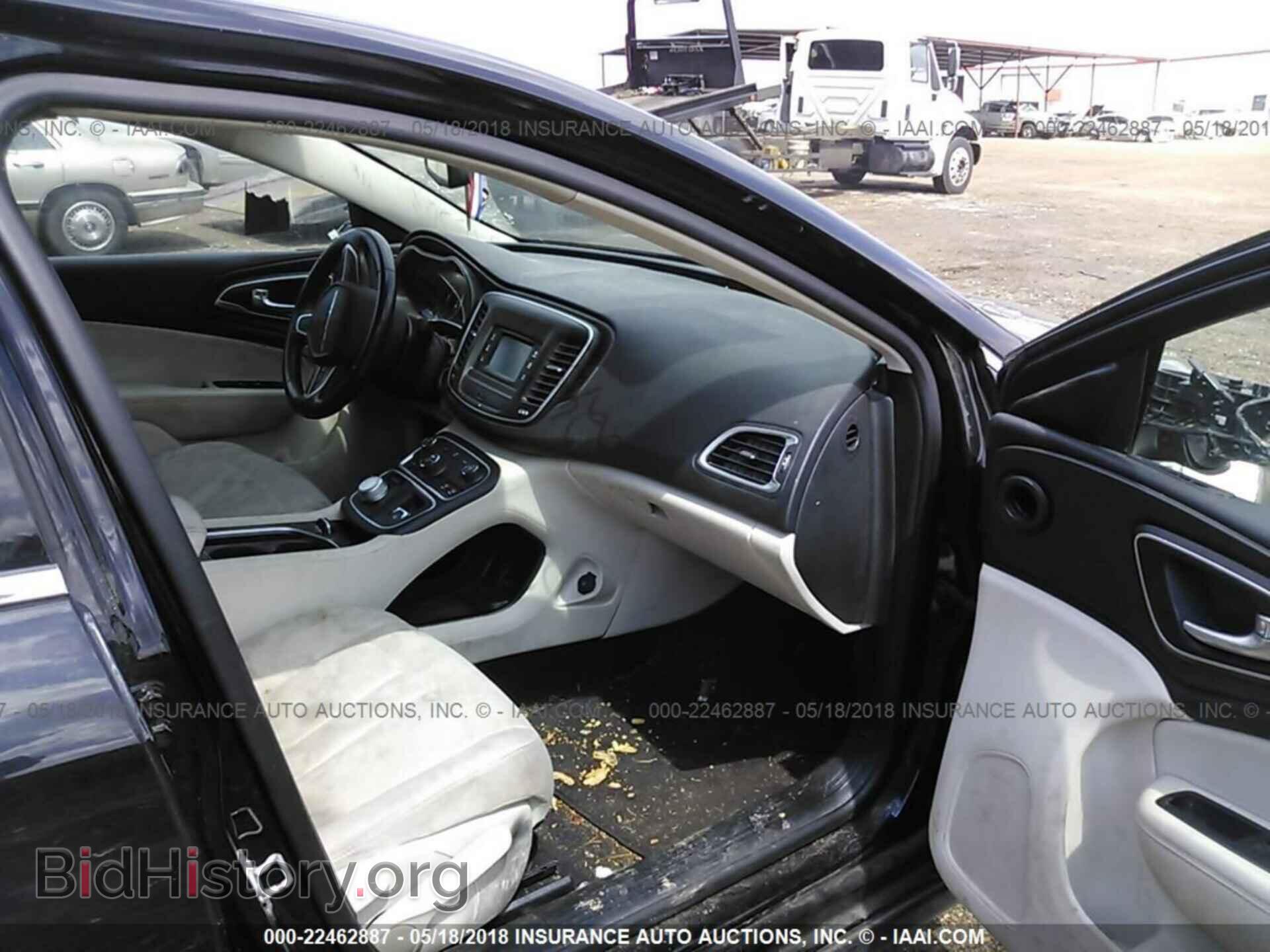 2015 Chrysler 200 - VIN: 1C3CCCABXFN552305 - Photo 5