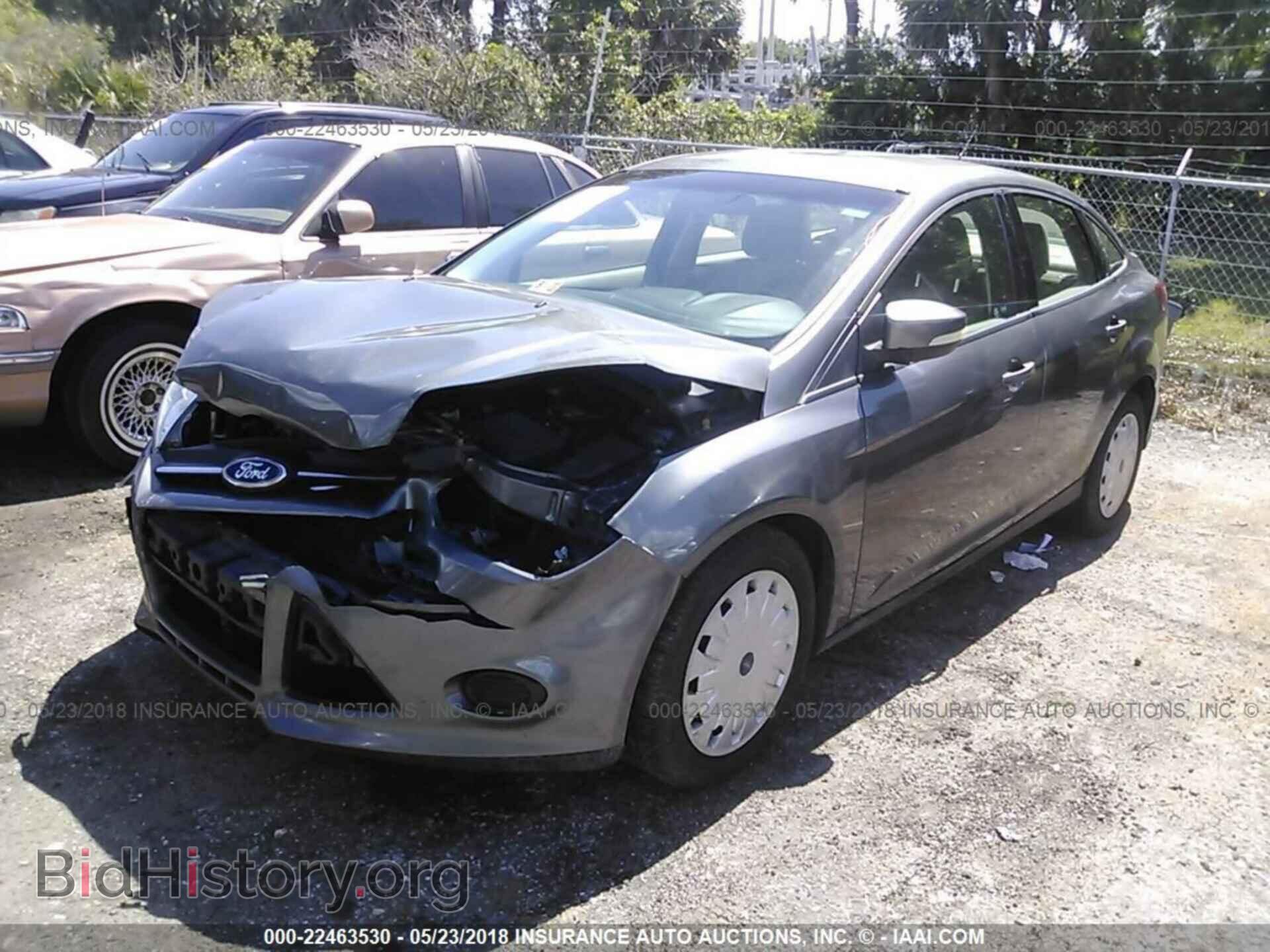 2013 Ford Focus - VIN: 1FADP3F23DL207225 - Фото 2