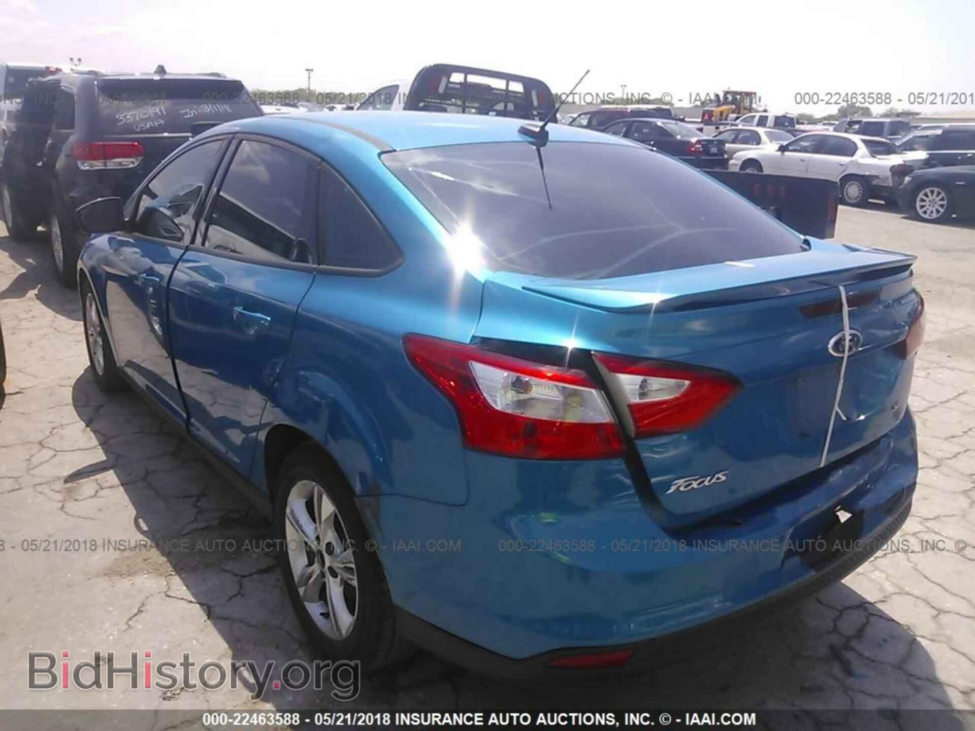 2012 Ford Focus - VIN: 1FAHP3F28CL294636 - Photo 3