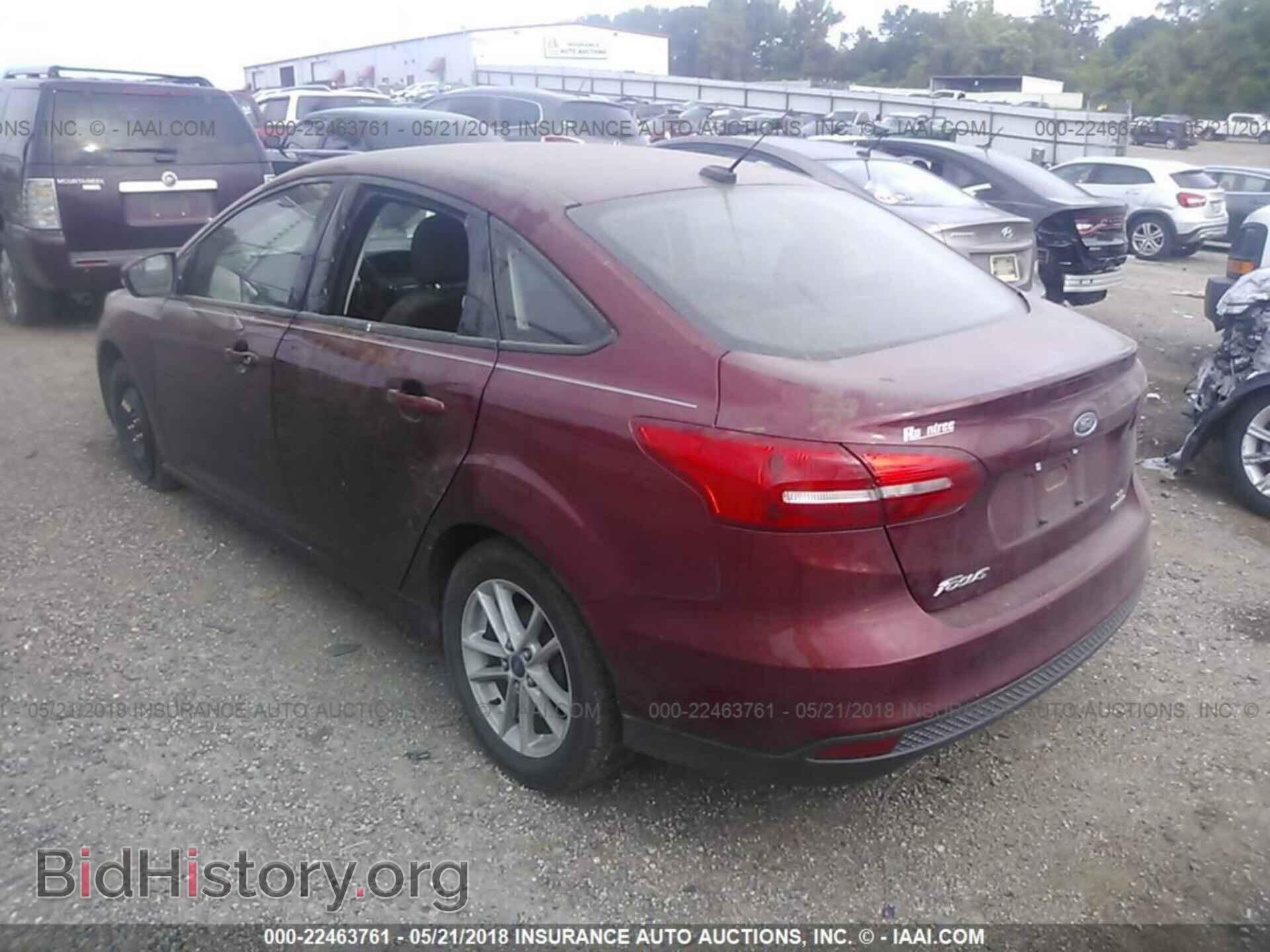 2015 Ford Focus - VIN: 1FADP3F22FL233947 - Photo 3
