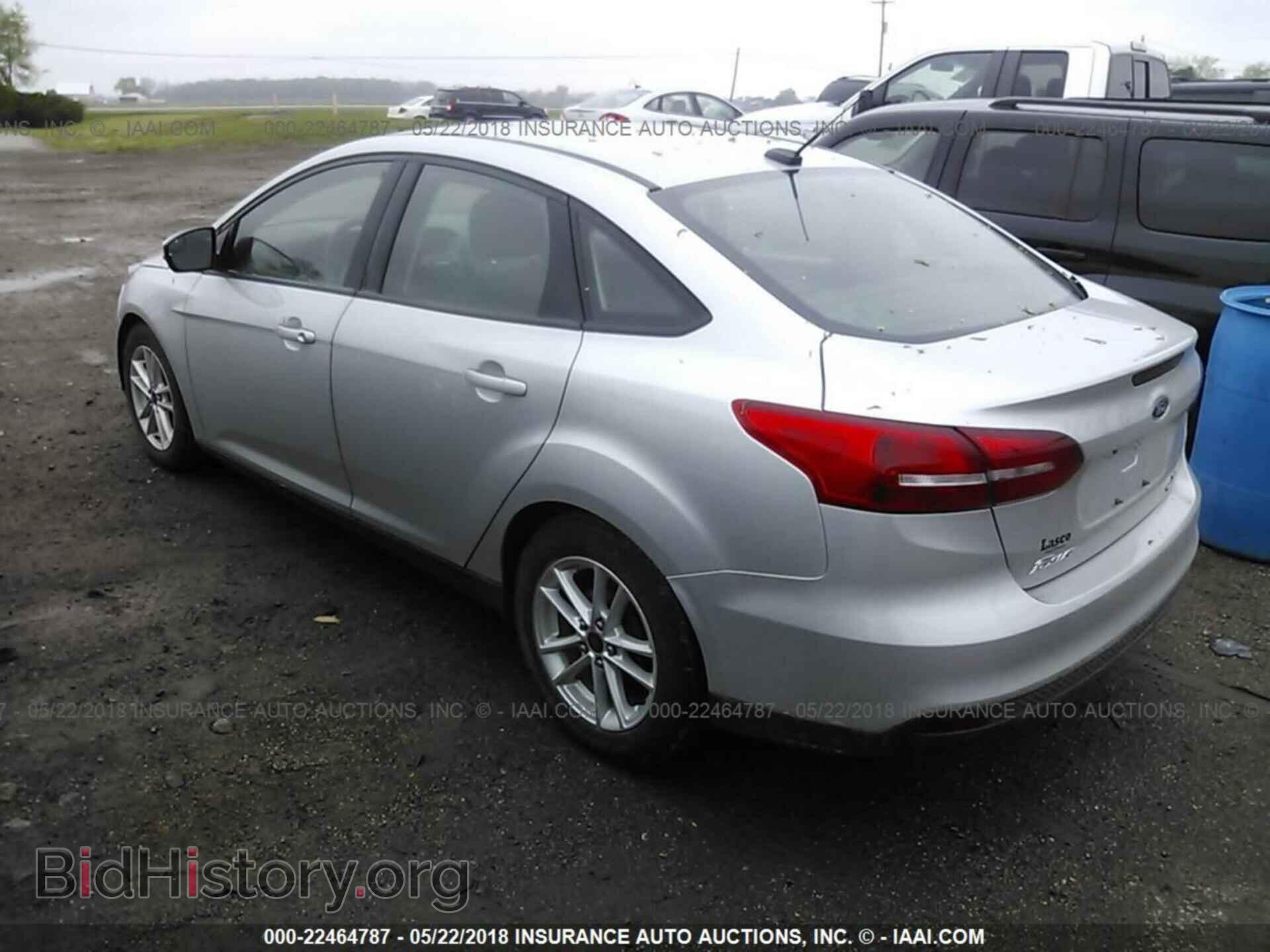 2015 Ford Focus - VIN: 1FADP3F29FL384395 - Photo 3