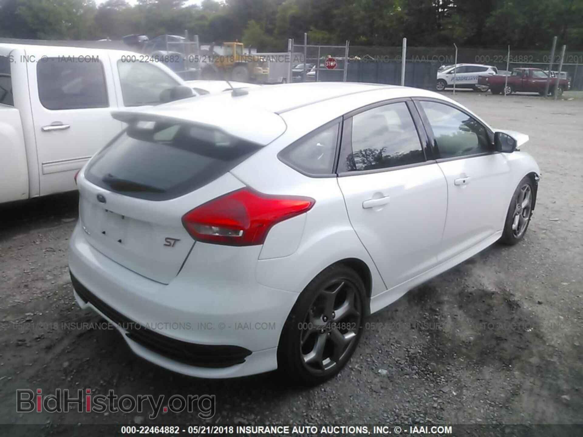 2017 Ford Focus - VIN: 1FADP3L92HL221673 - Photo 4