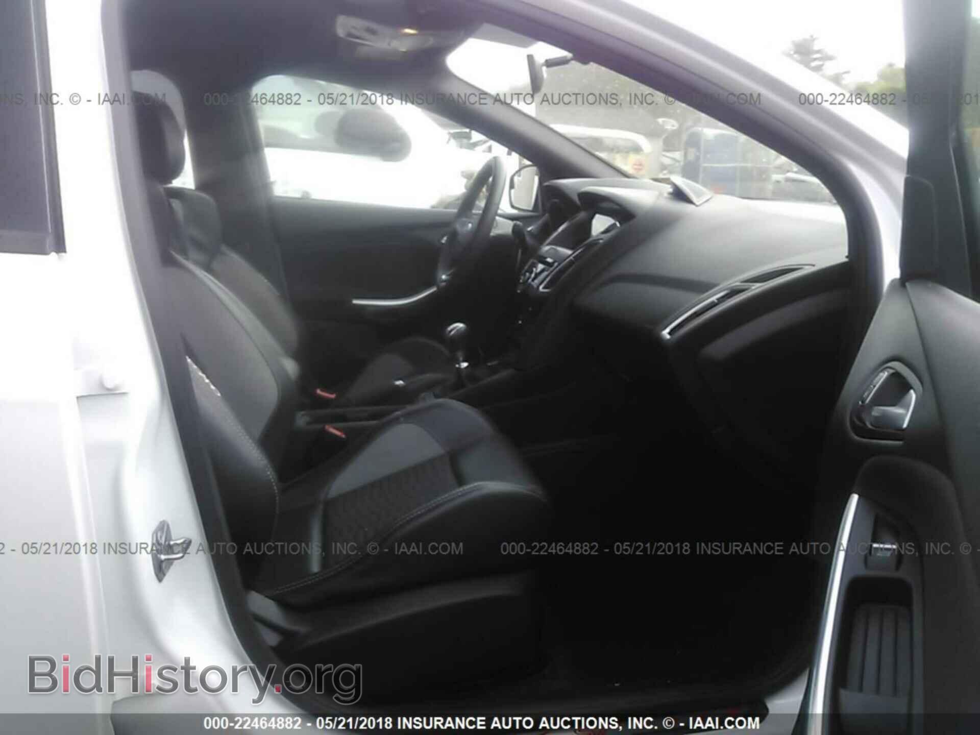 2017 Ford Focus - VIN: 1FADP3L92HL221673 - Photo 5