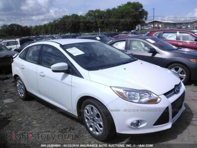 2012 Ford FOCUS, белый — VIN 1FAHP3F2XCL352603, IAAI