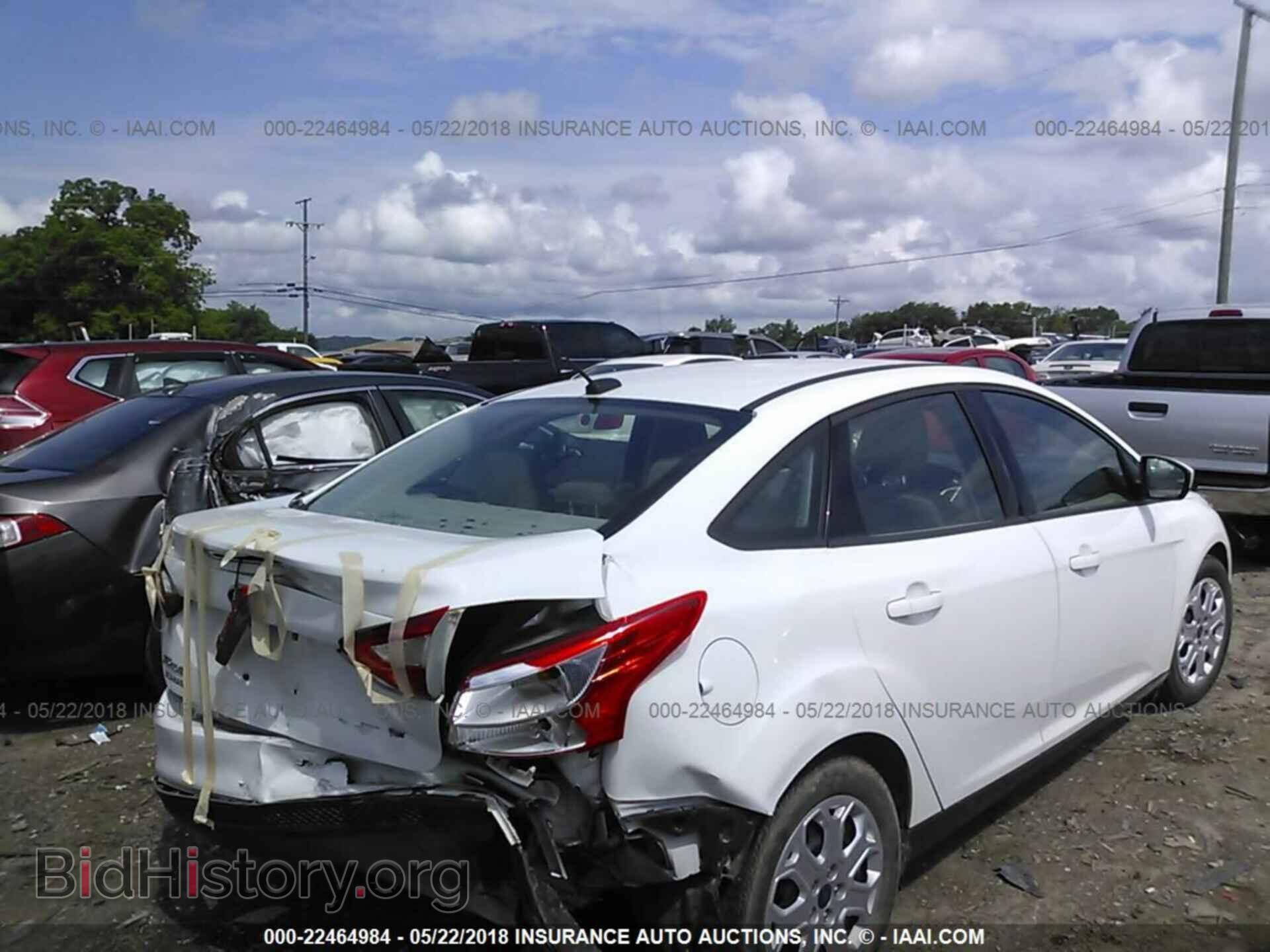 2012 Ford Focus - VIN: 1FAHP3F2XCL352603 - Photo 4