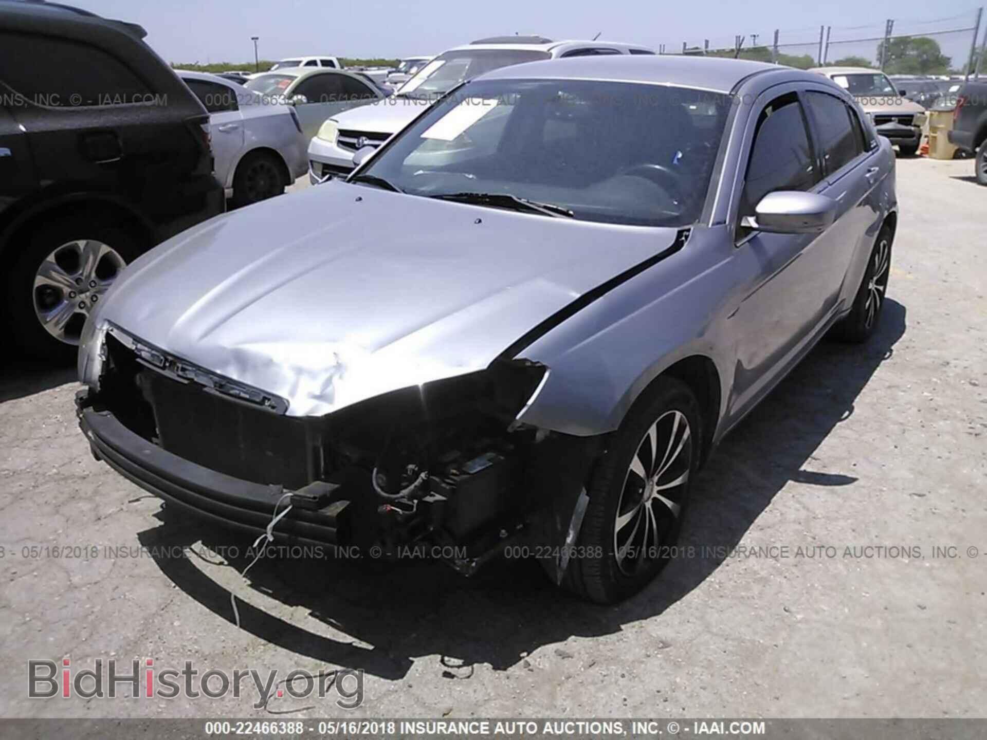 2013 Chrysler 200 - VIN: 1C3CCBBB1DN509879 - Фото 2
