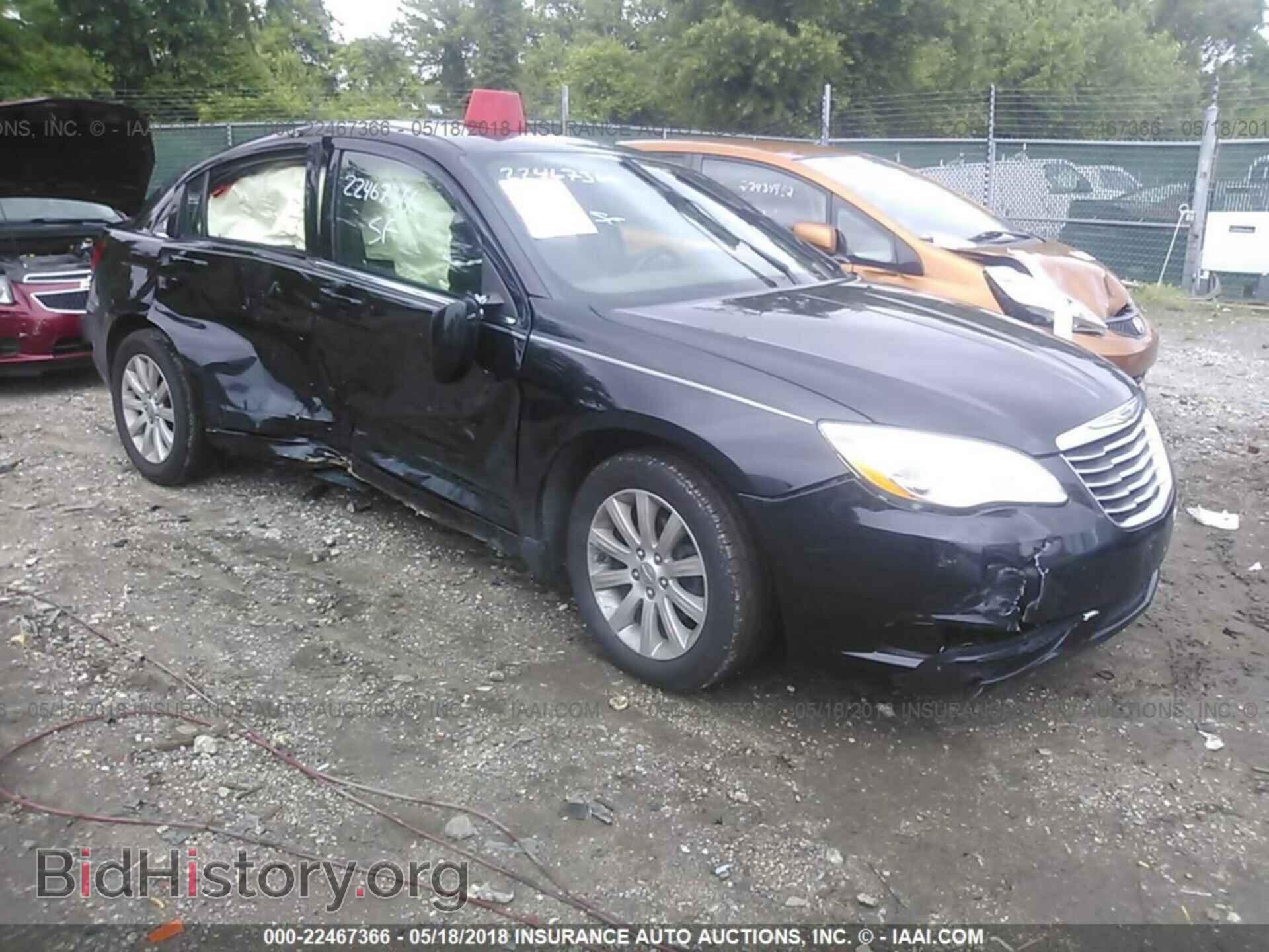 Photo 1C3CCBBB1DN570343 - Chrysler 200 2013