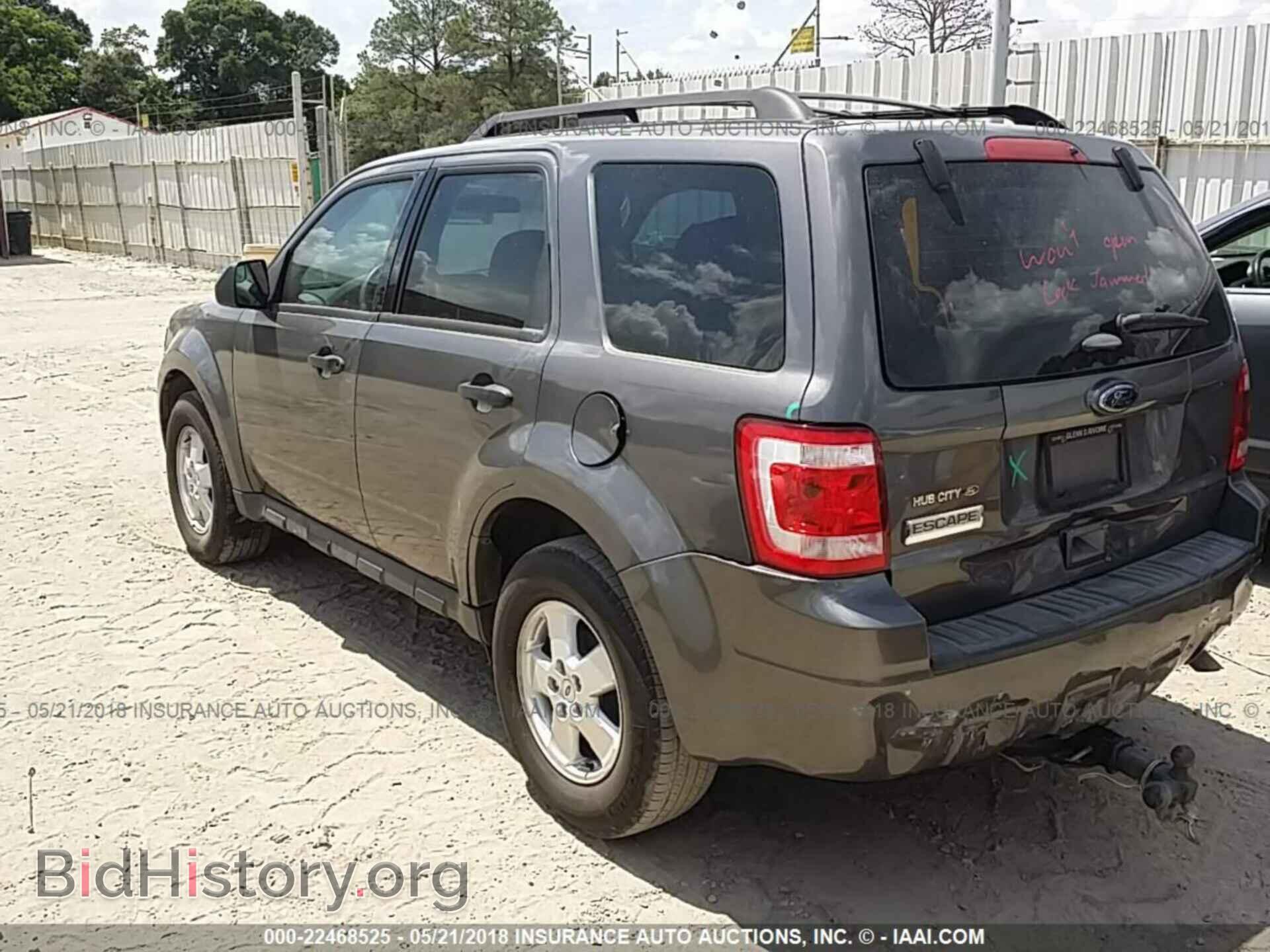 2011 Ford Escape - VIN: 1FMCU0C77BKB09908 - Photo 3
