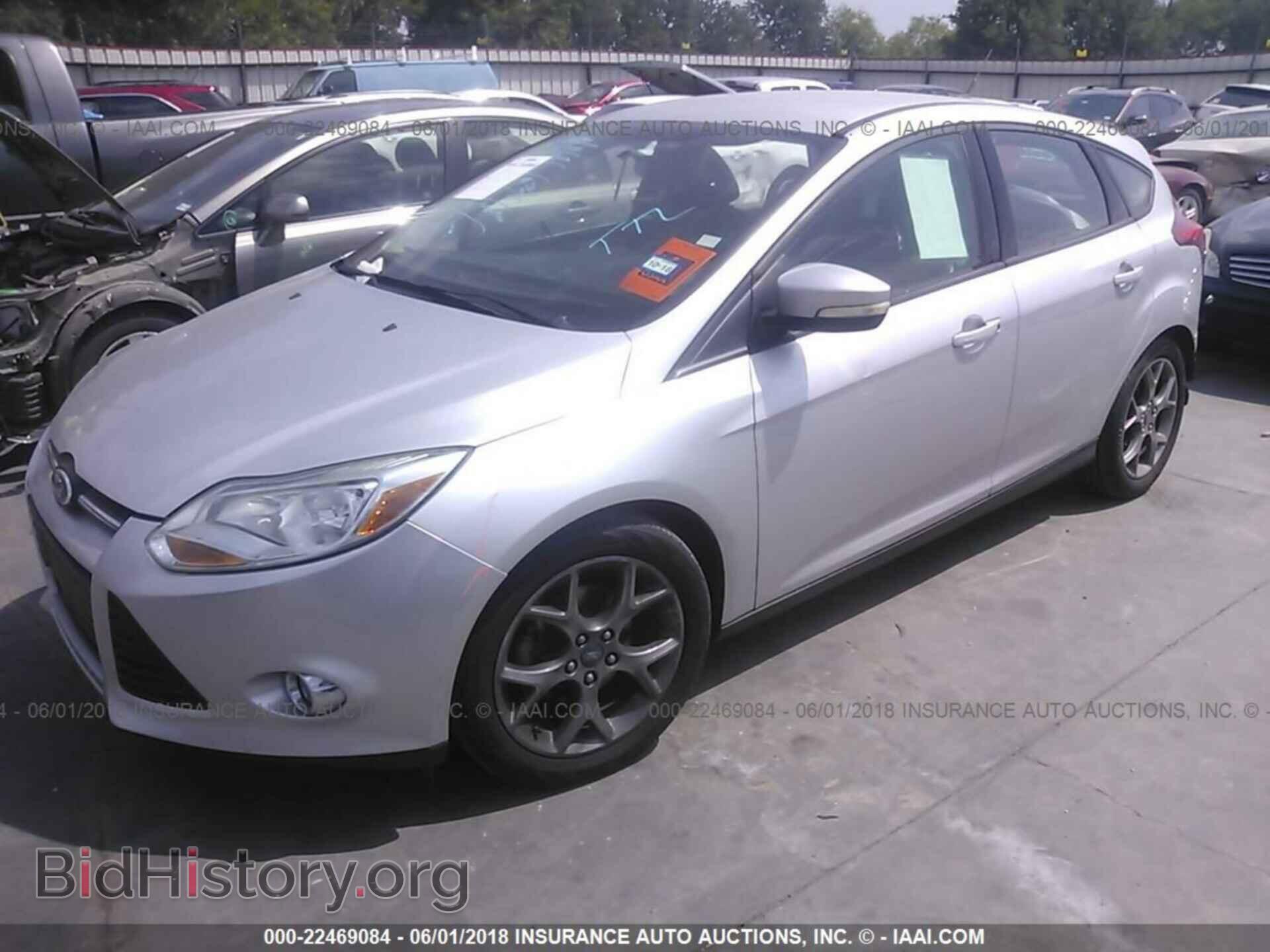 2013 Ford Focus - VIN: 1FADP3K27DL132440 - Photo 2