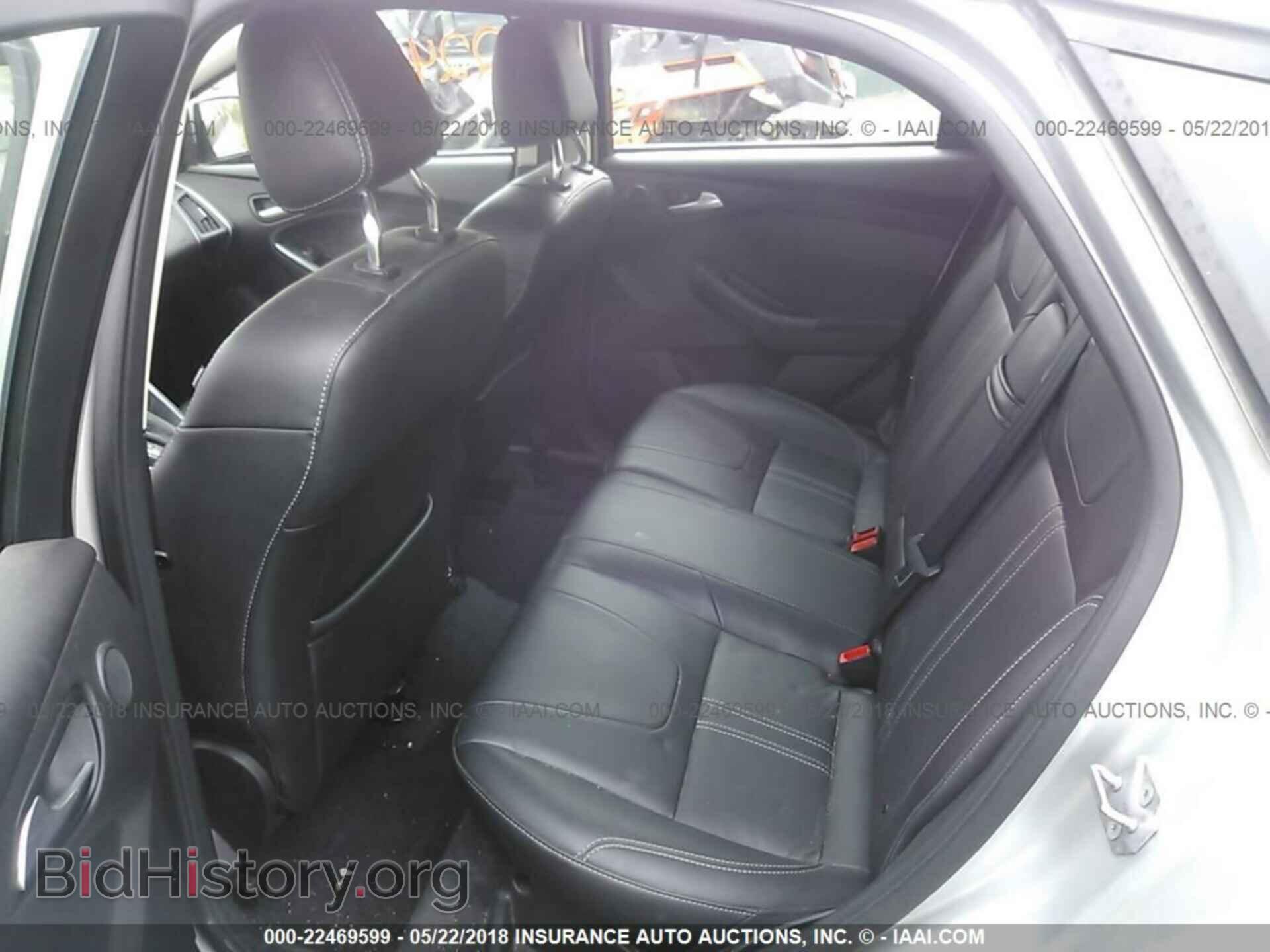 2012 Ford Focus - VIN: 1FAHP3N21CL215051 - Photo 8