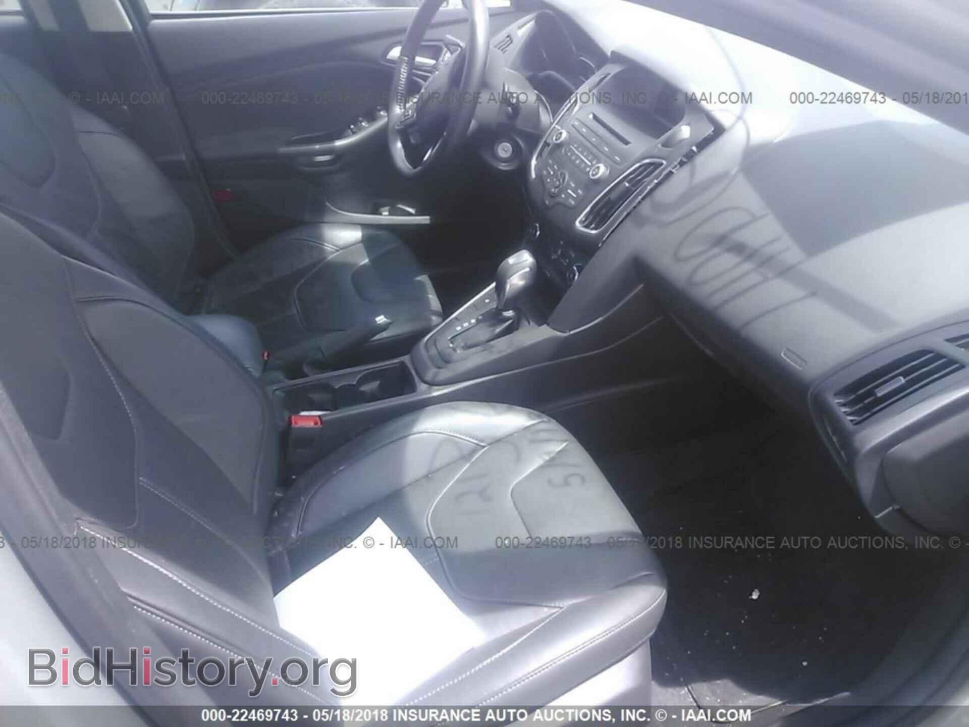 2016 Ford Focus - VIN: 1FADP3K22GL253686 - Photo 5