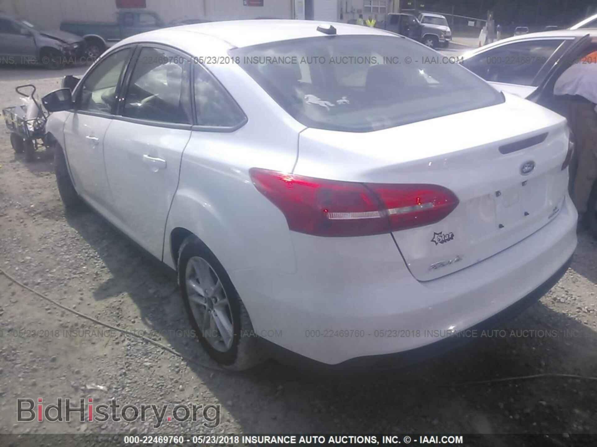 2016 Ford Focus - VIN: 1FADP3F20GL270013 - Photo 3