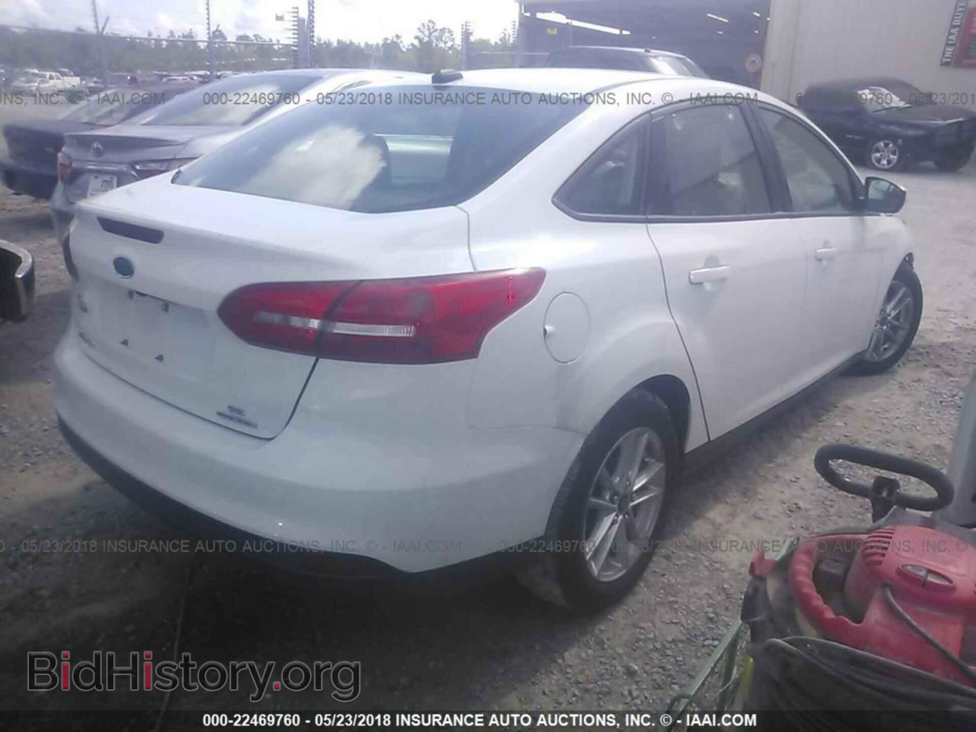2016 Ford Focus - VIN: 1FADP3F20GL270013 - Photo 4