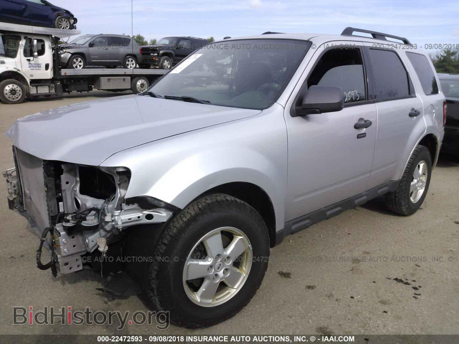 2012 Ford Escape - VIN: 1FMCU9DG9CKB34667 - Photo 2