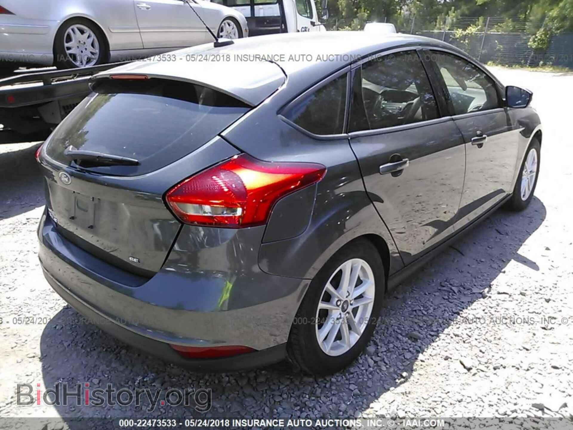 2017 Ford Focus - VIN: 1FADP3K22HL317615 - Photo 4