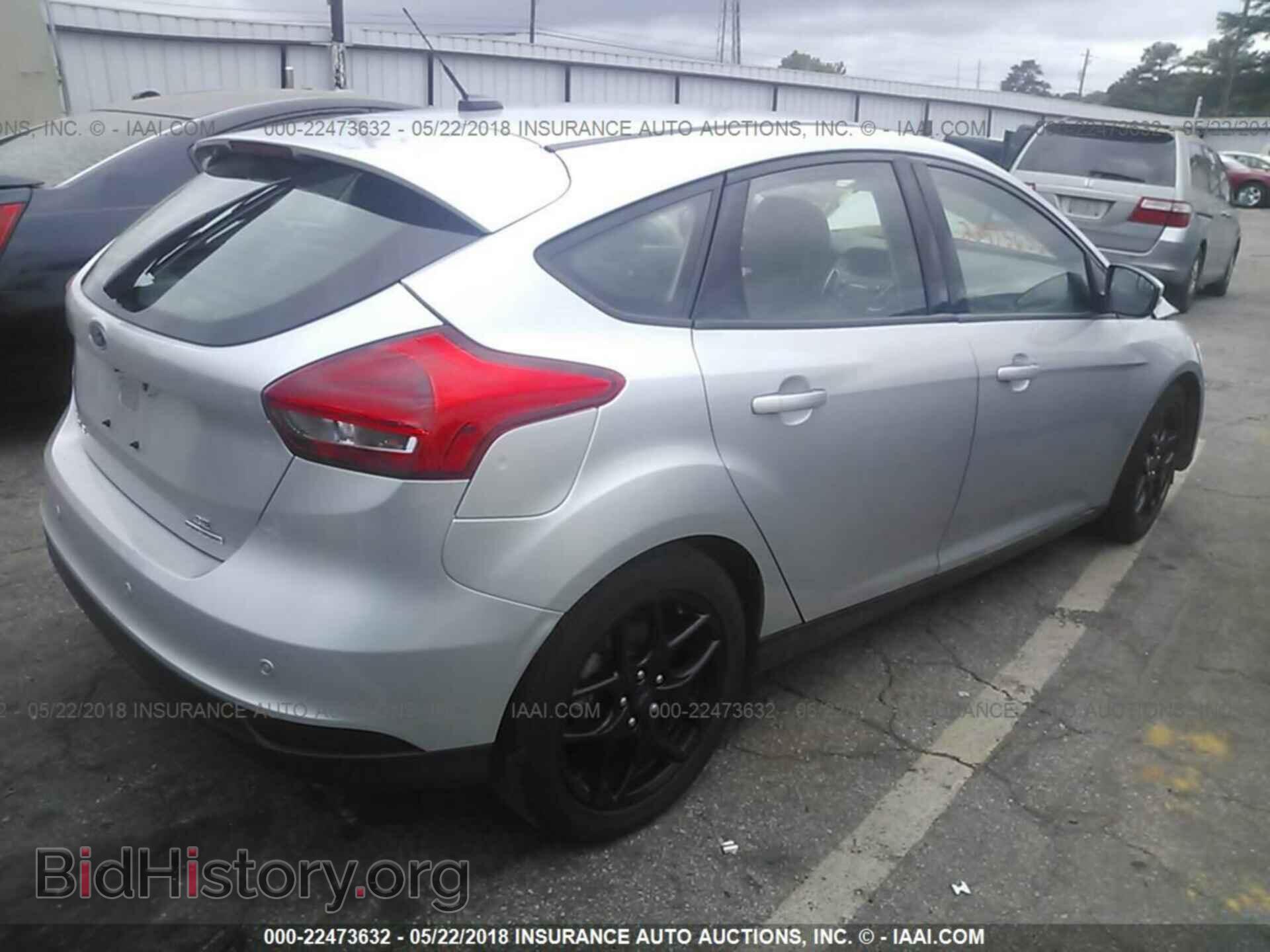 2016 Ford Focus - VIN: 1FADP3K22GL307343 - Photo 4