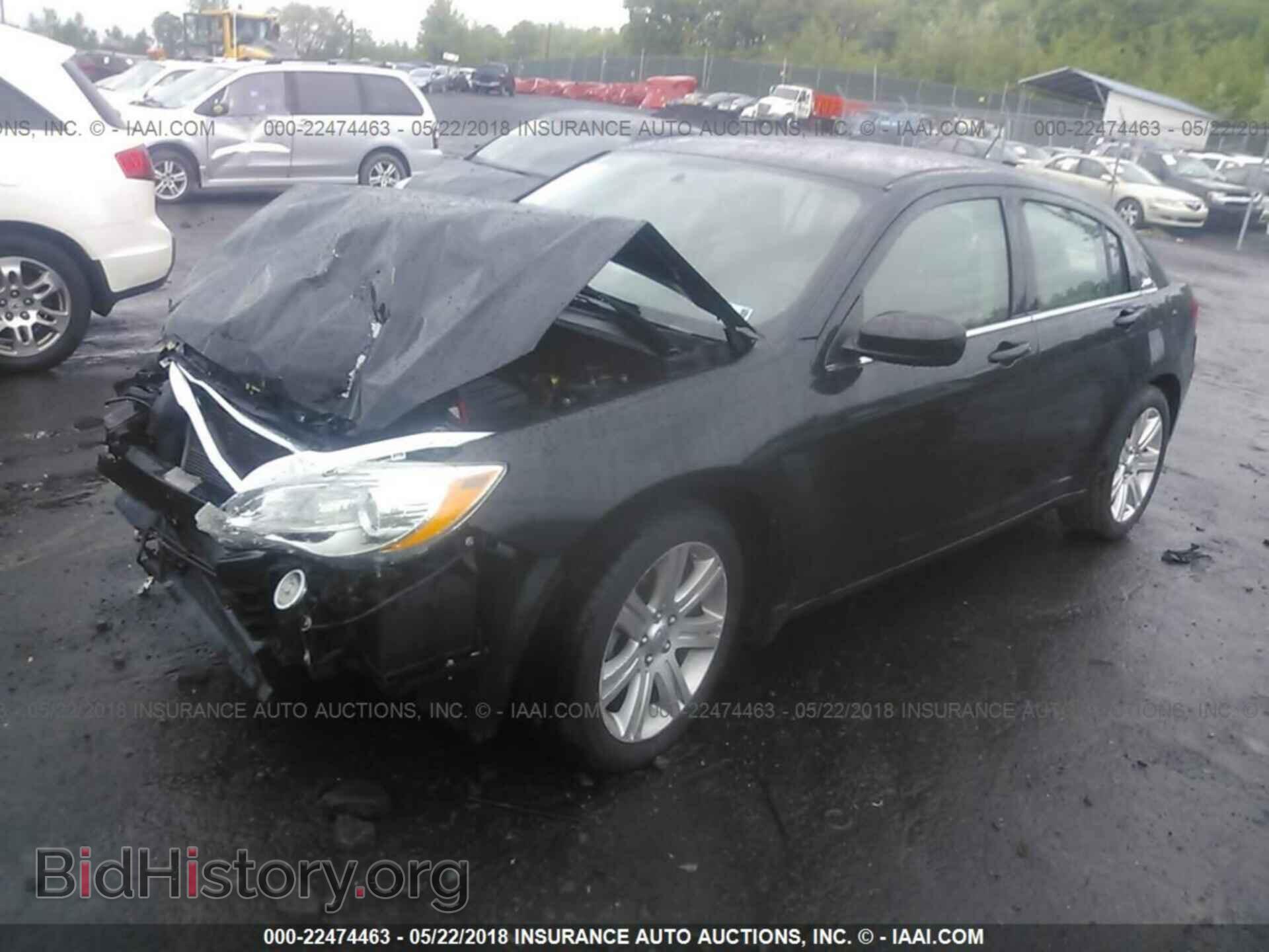2013 Chrysler 200 - VIN: 1C3CCBAB6DN669385 - Photo 2