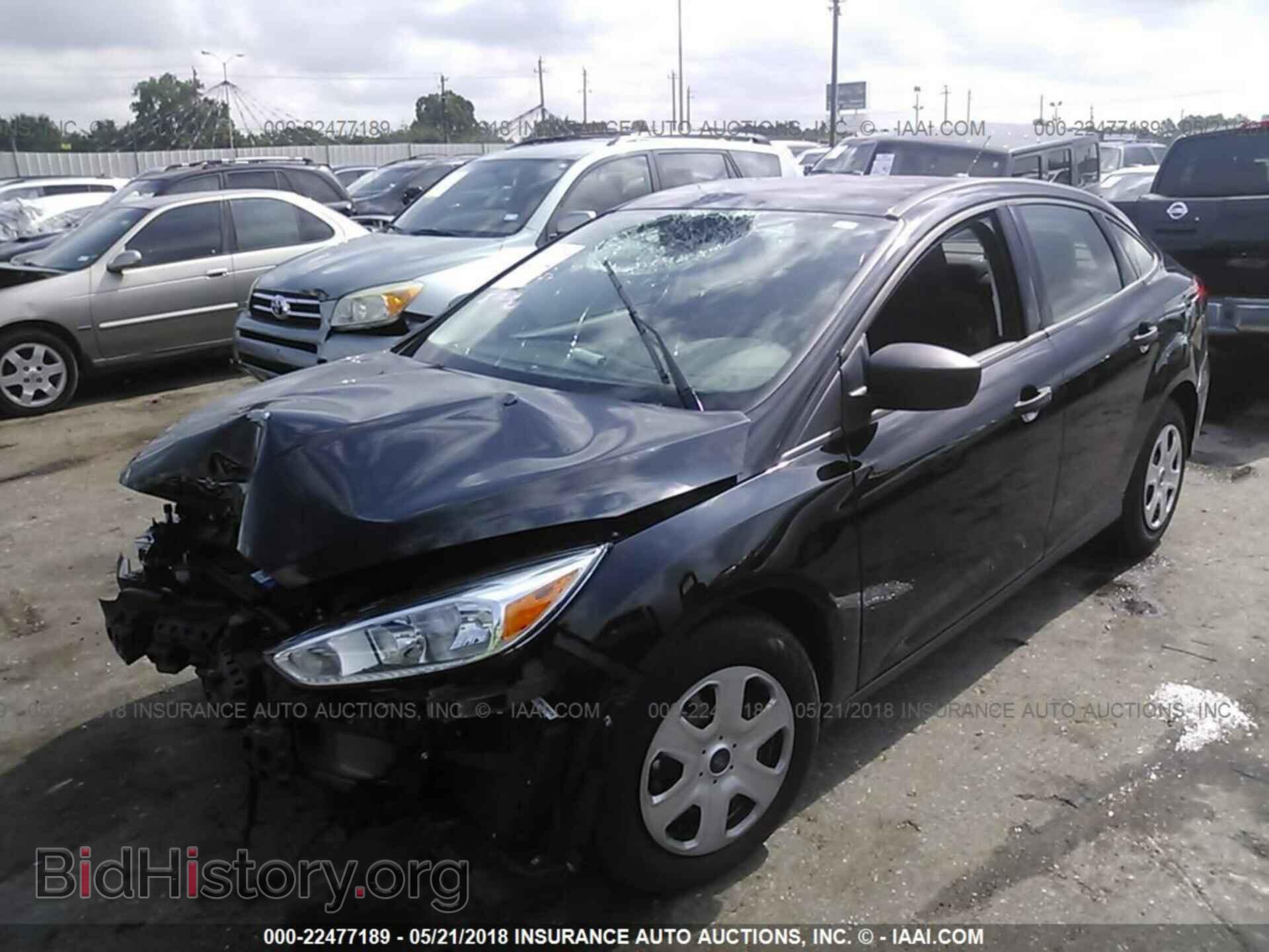 2018 Ford Focus - VIN: 1FADP3E26JL302990 - Фото 2
