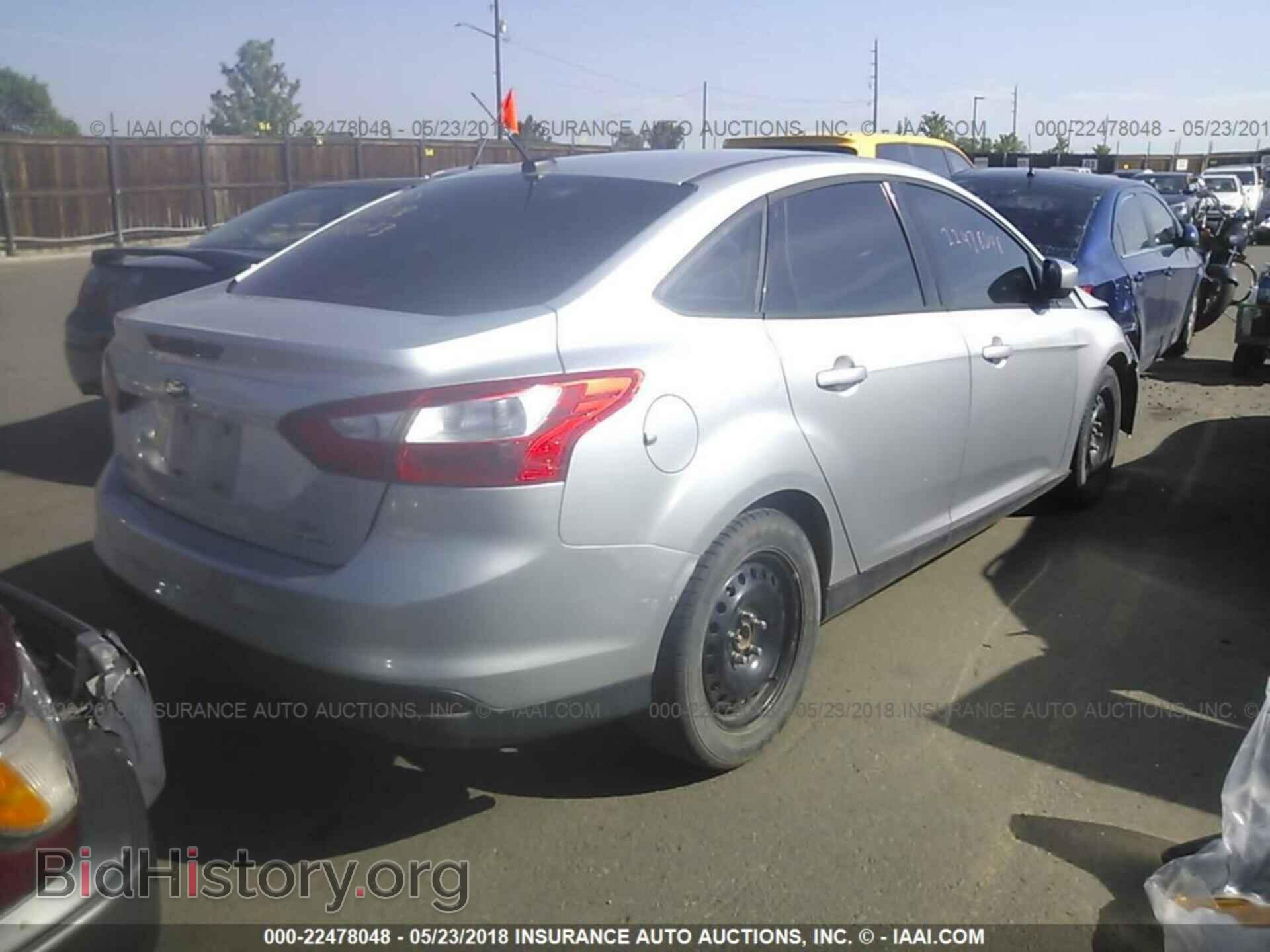 2012 Ford Focus - VIN: 1FAHP3F22CL430145 - Photo 4