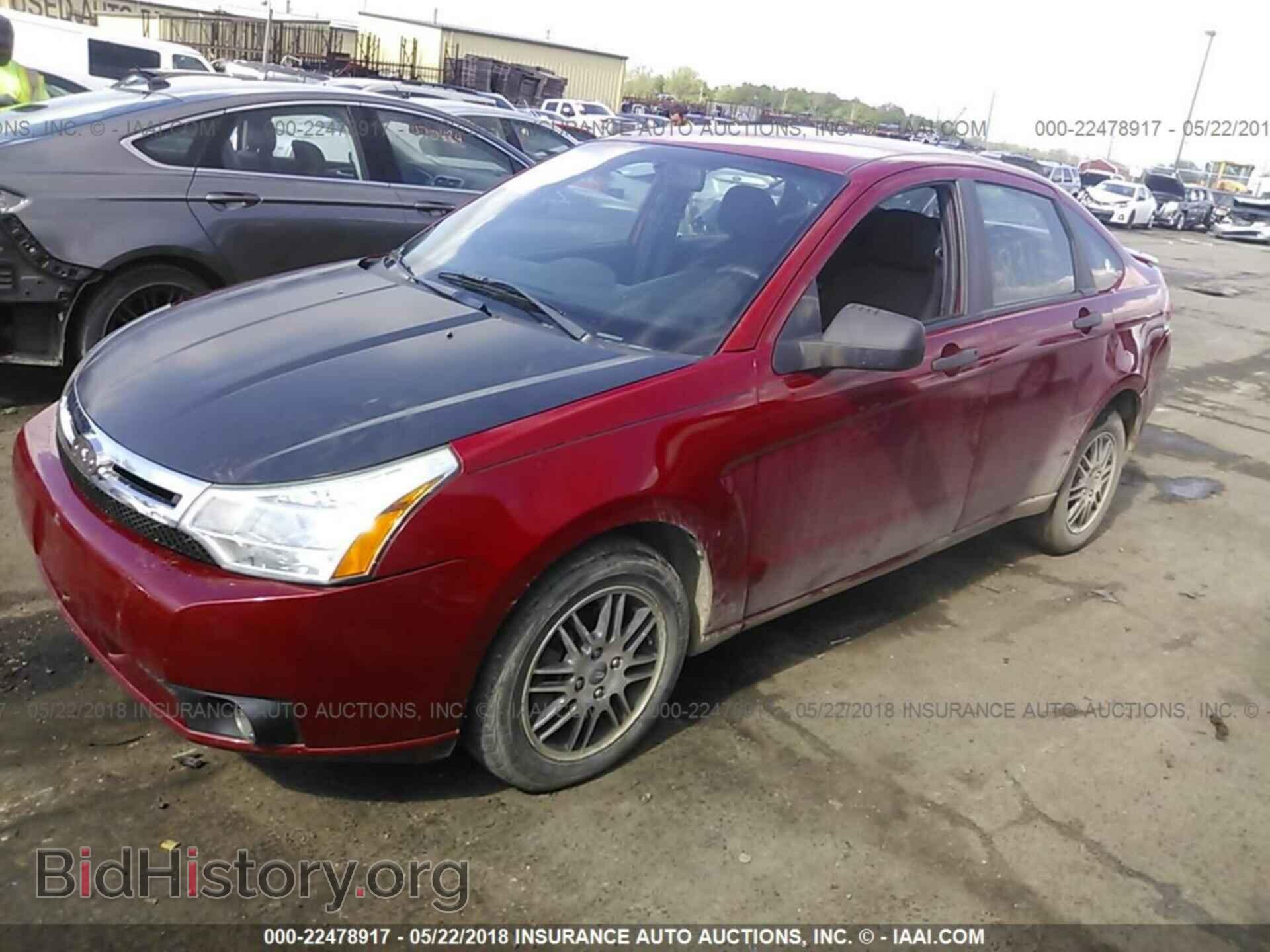2011 Ford Focus - VIN: 1FAHP3FN6BW128669 - Фото 2