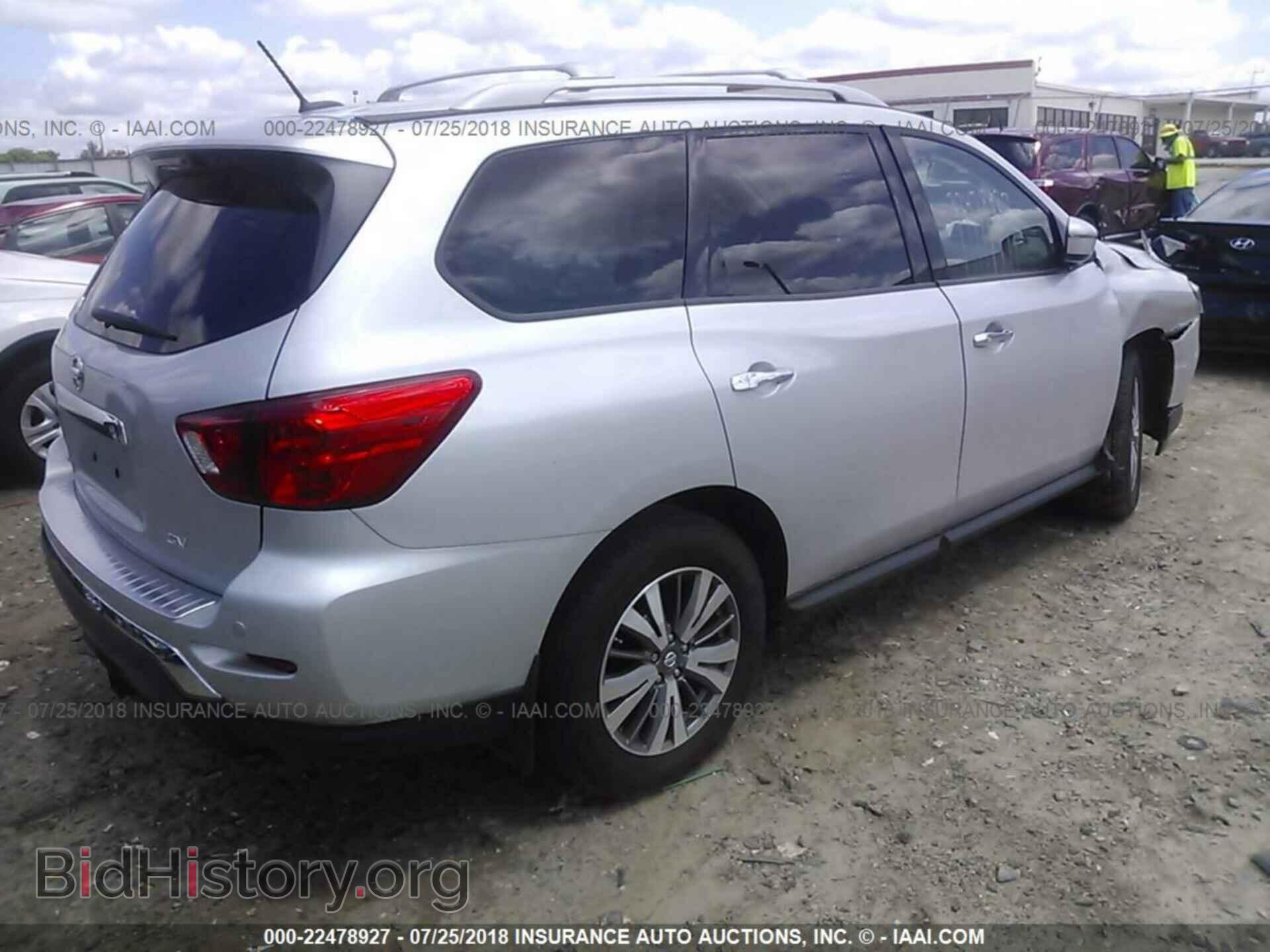 2017 Nissan Pathfinder - VIN: 5N1DR2MN6HC606546 - Фото 4