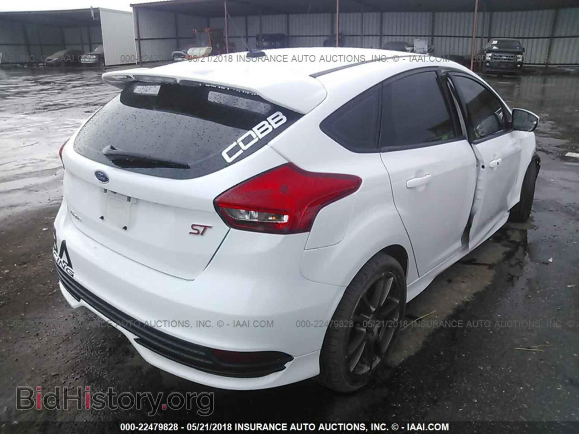 2017 Ford Focus - VIN: 1FADP3L99HL292661 - Photo 4