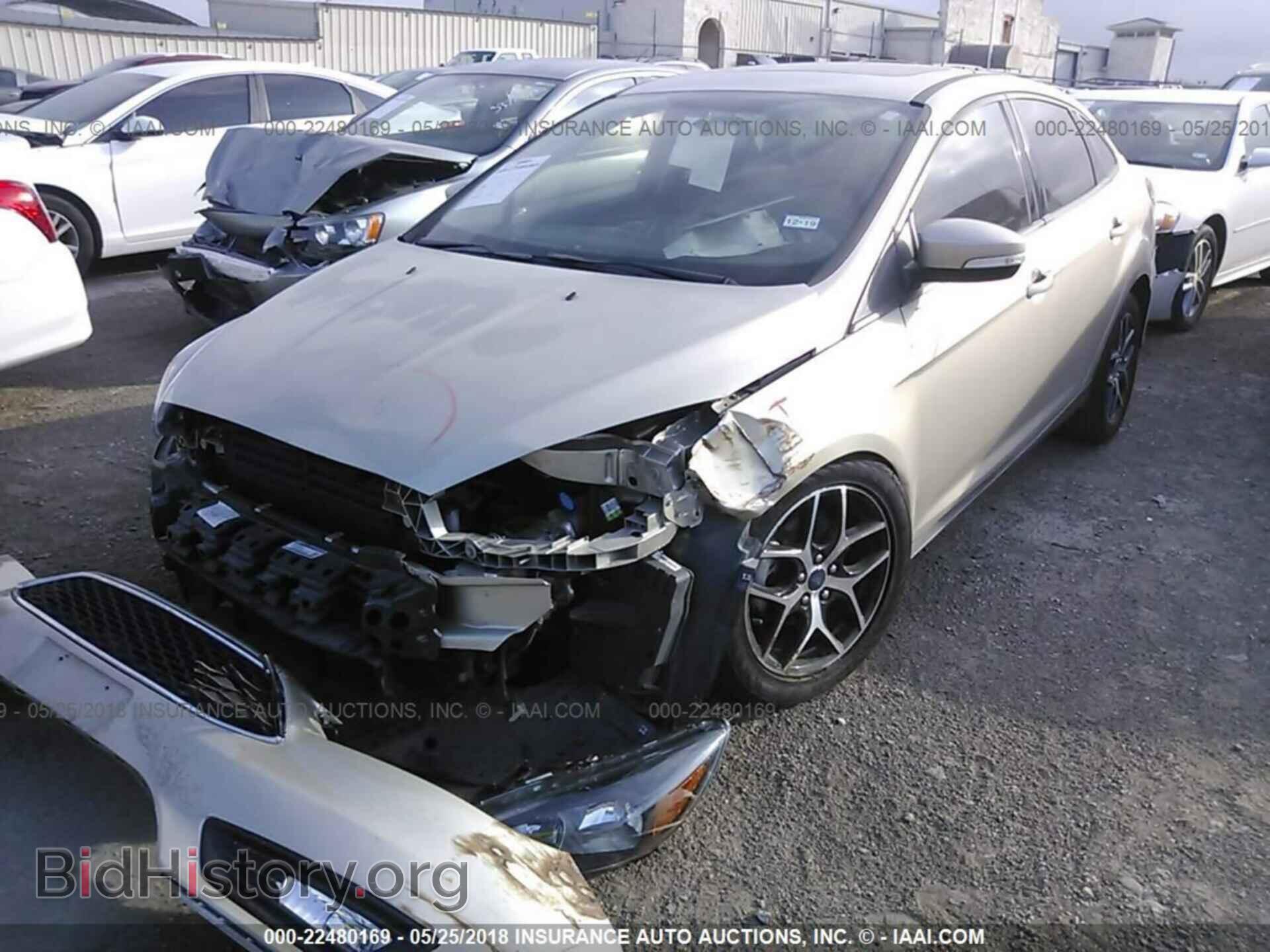 2017 Ford Focus - VIN: 1FADP3H29HL324343 - Photo 2