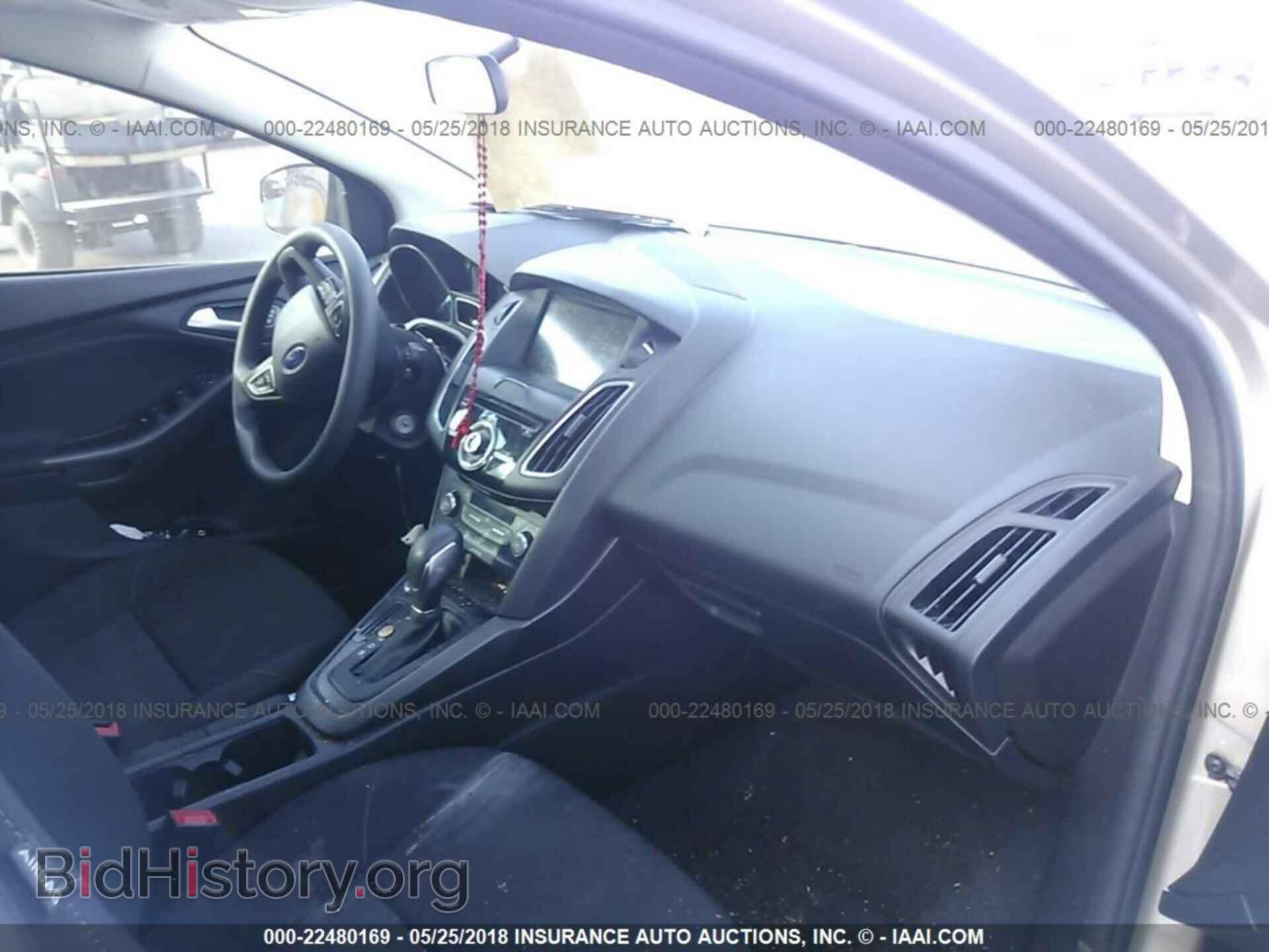 2017 Ford Focus - VIN: 1FADP3H29HL324343 - Photo 5
