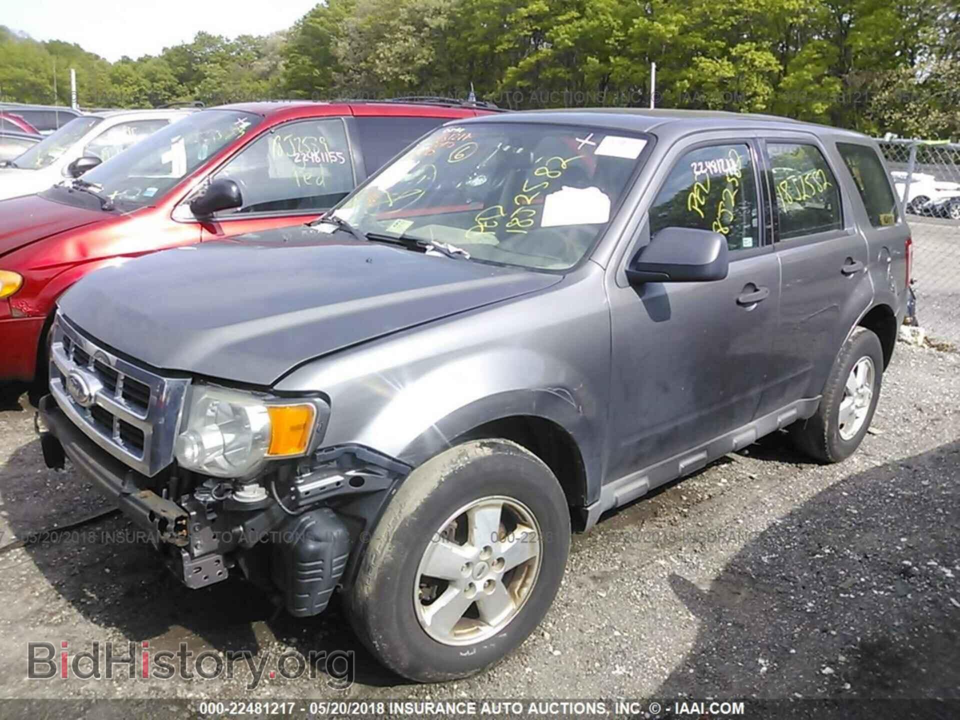 2011 Ford Escape - VIN: 1FMCU0C71BKB10357 - Фото 2