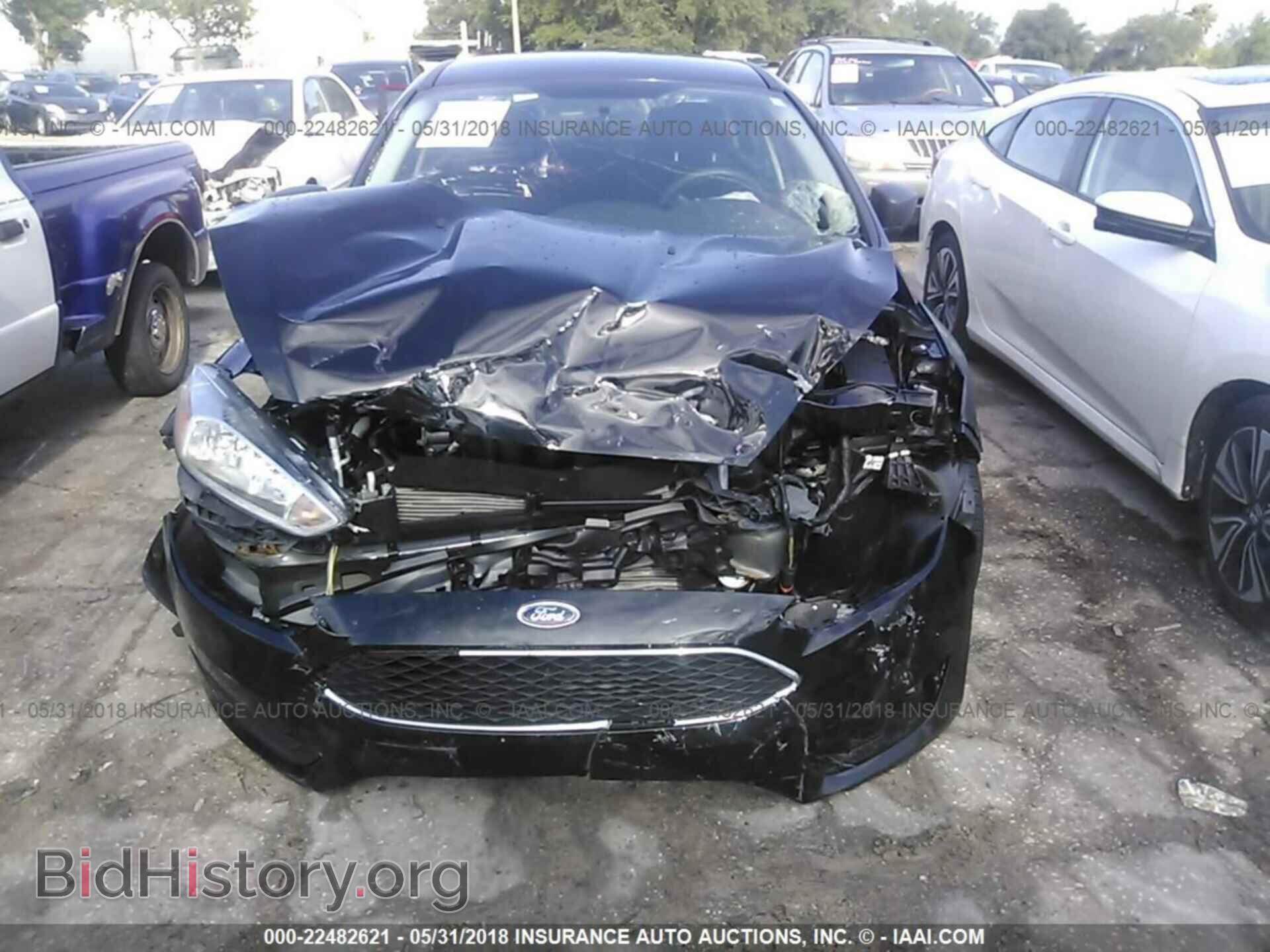 2016 Ford Focus - VIN: 1FADP3E23GL393645 - Photo 6