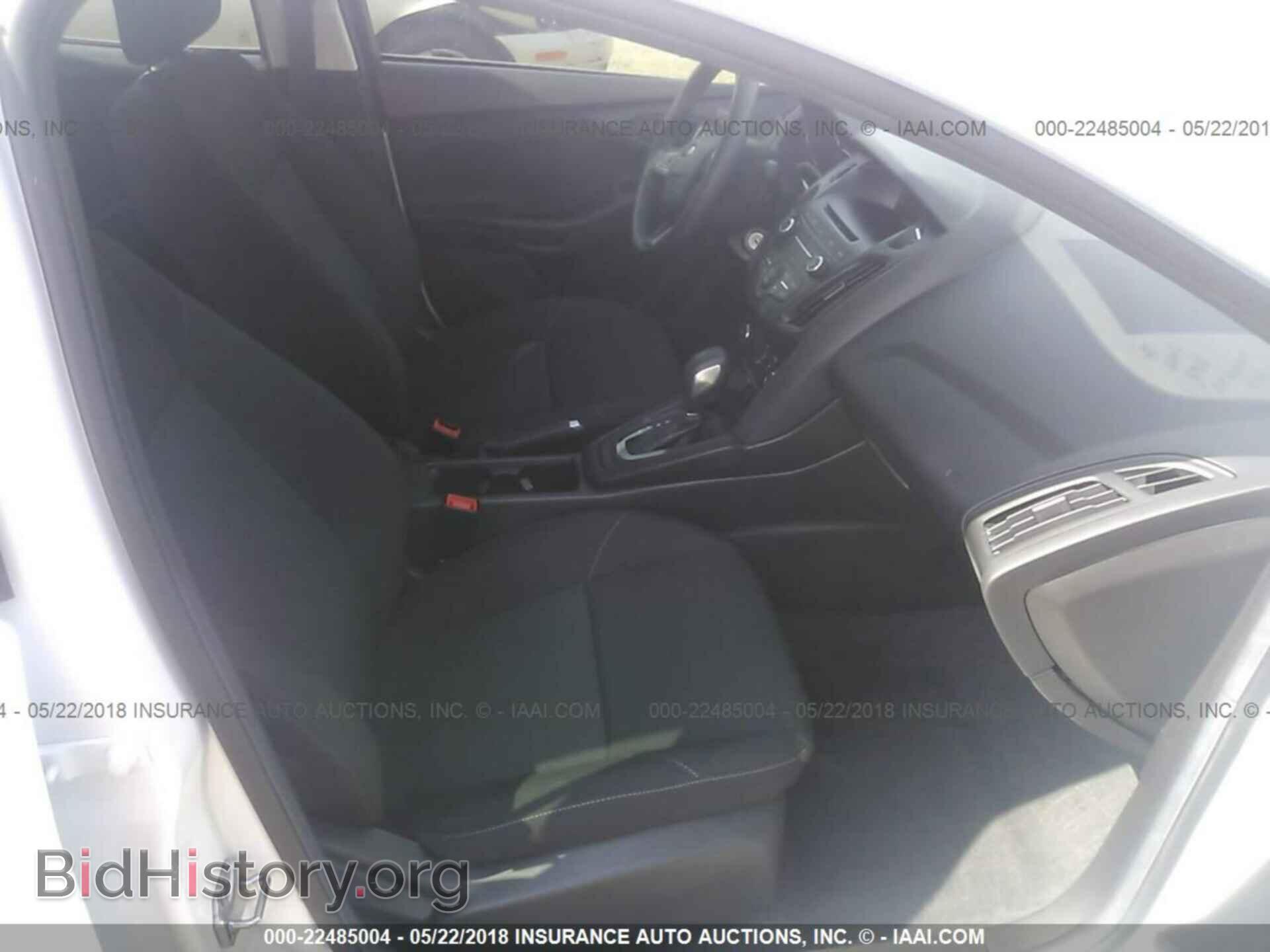 2017 Ford Focus - VIN: 1FADP3E29HL211125 - Photo 5