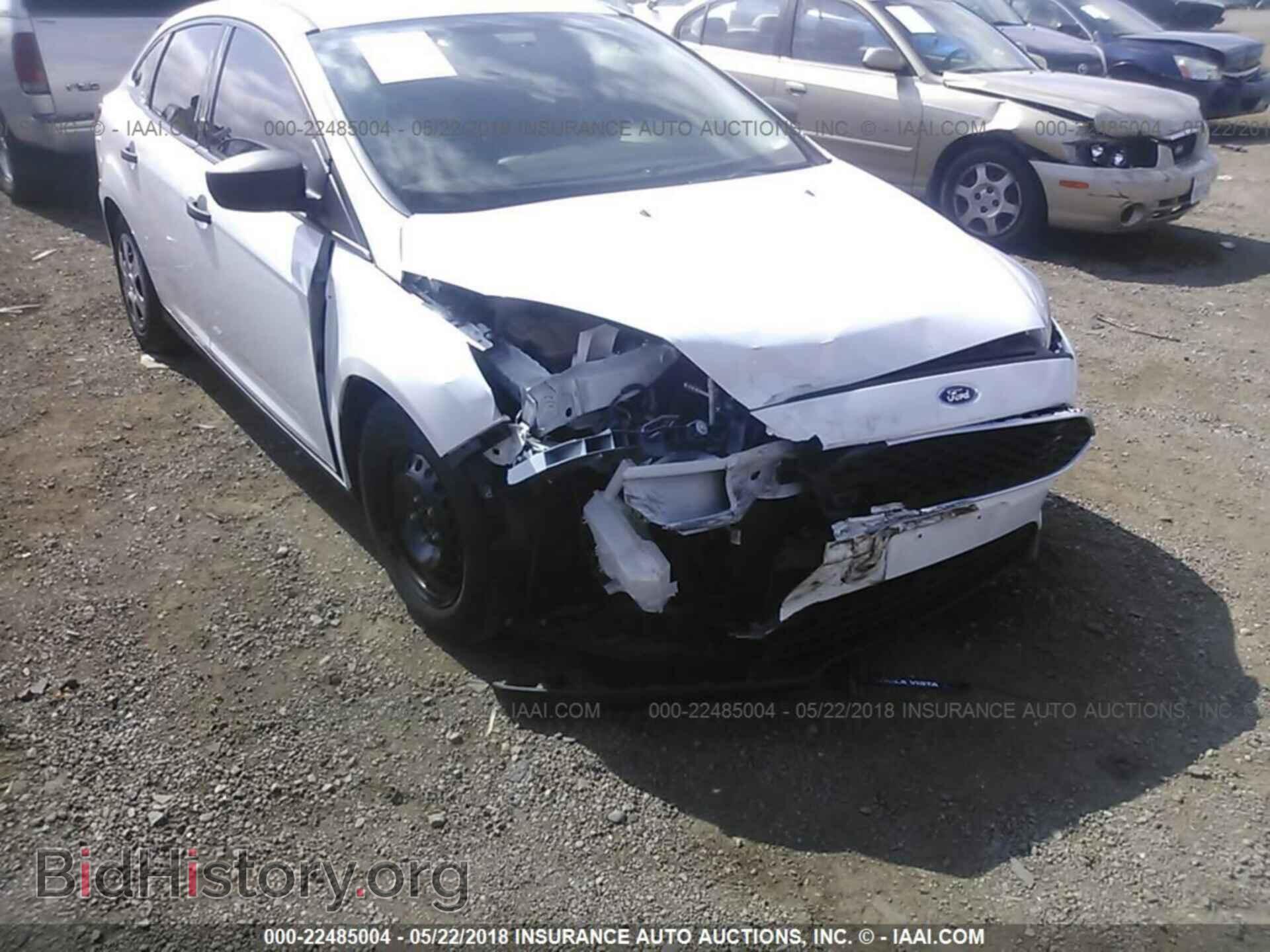 2017 Ford Focus - VIN: 1FADP3E29HL211125 - Photo 6