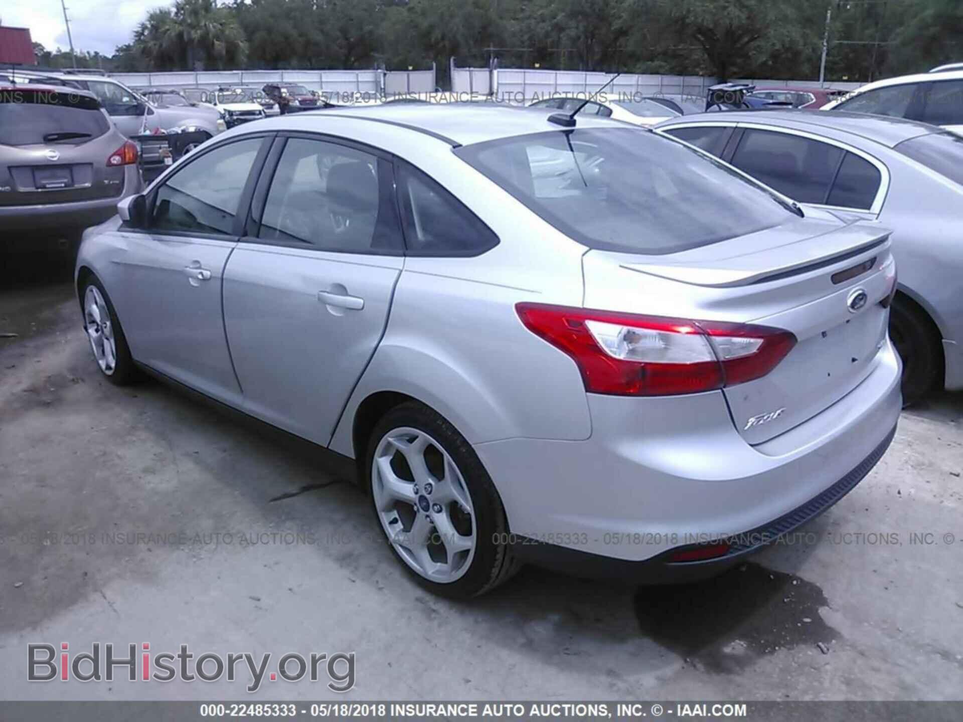 2012 Ford Focus - VIN: 1FAHP3F21CL193938 - Photo 3