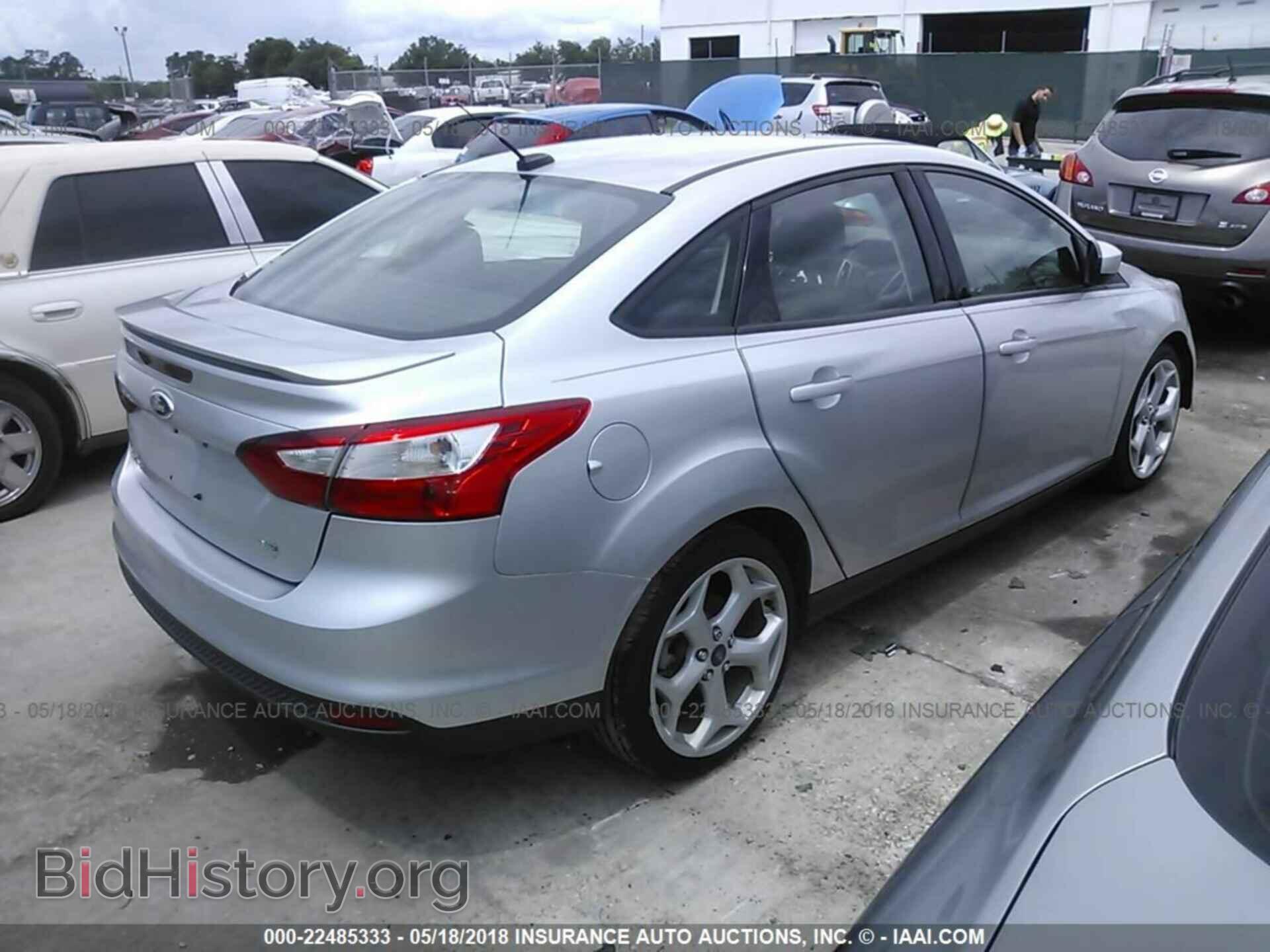 2012 Ford Focus - VIN: 1FAHP3F21CL193938 - Photo 4