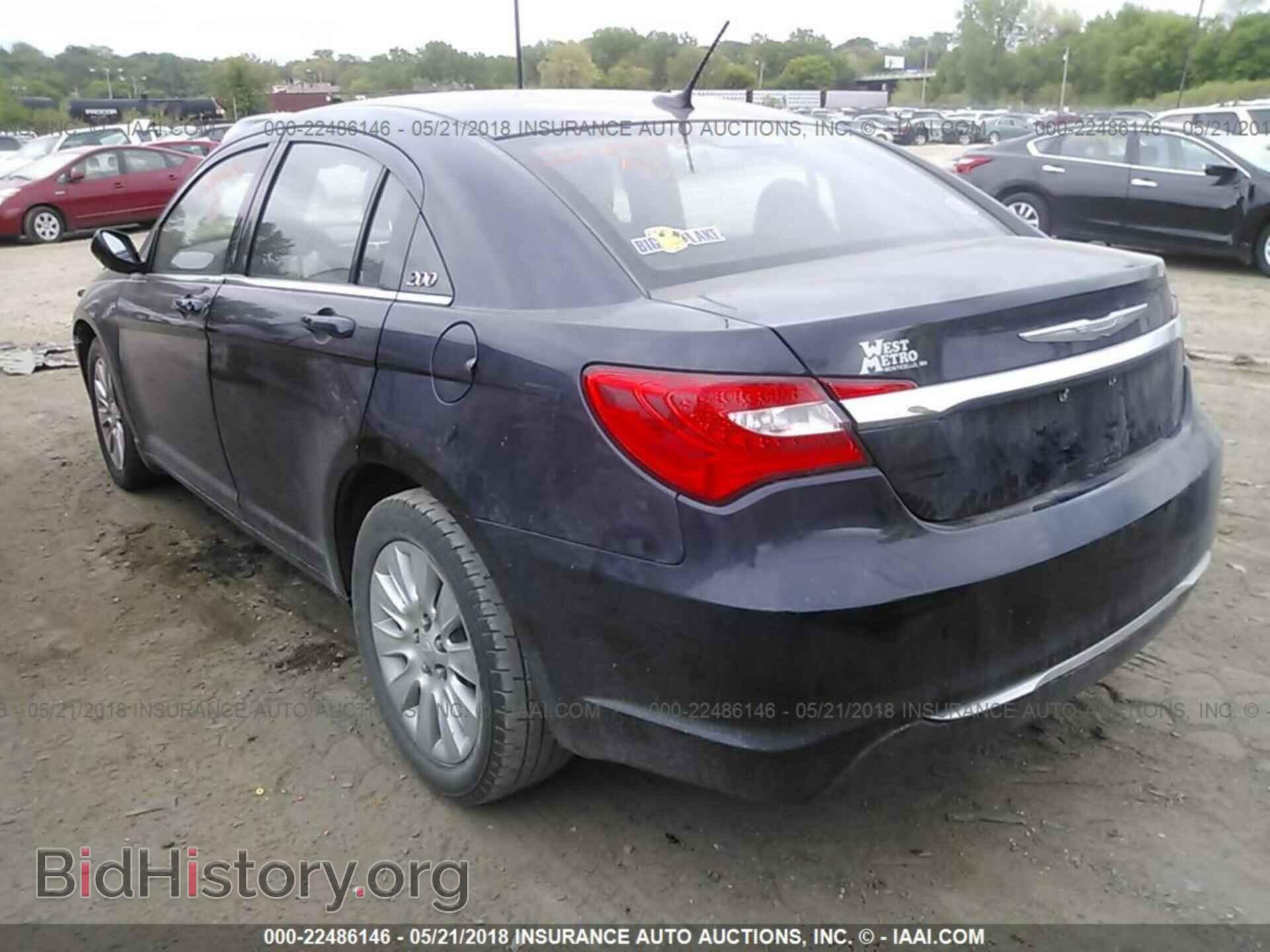 2014 Chrysler 200 - VIN: 1C3CCBAB1EN237093 - Photo 3