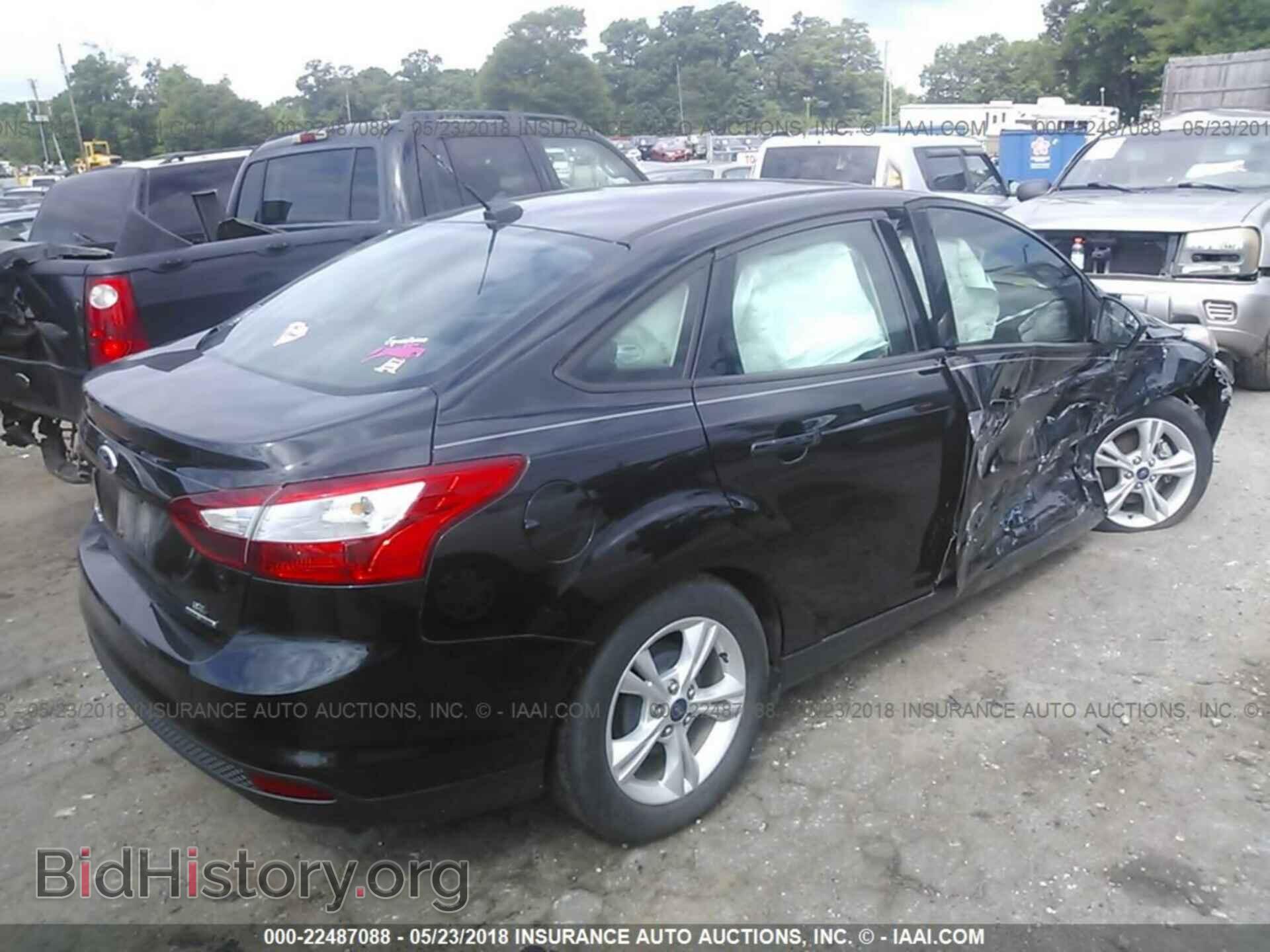 2014 Ford Focus - VIN: 1FADP3F28EL416462 - Photo 4