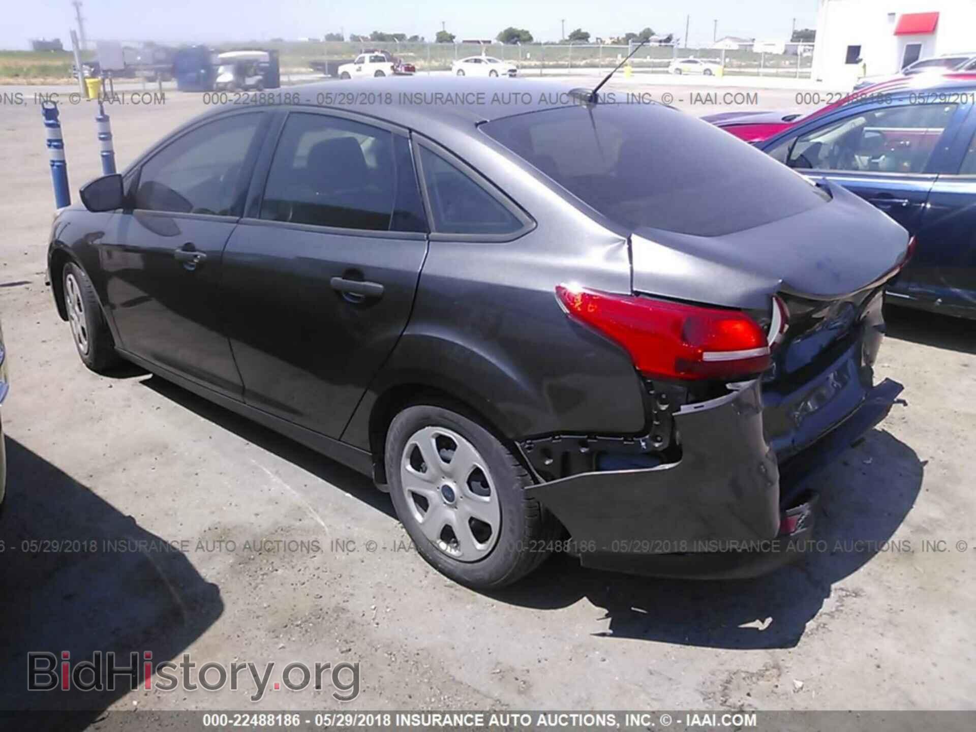 2015 Ford Focus - VIN: 1FADP3E22FL368430 - Photo 3