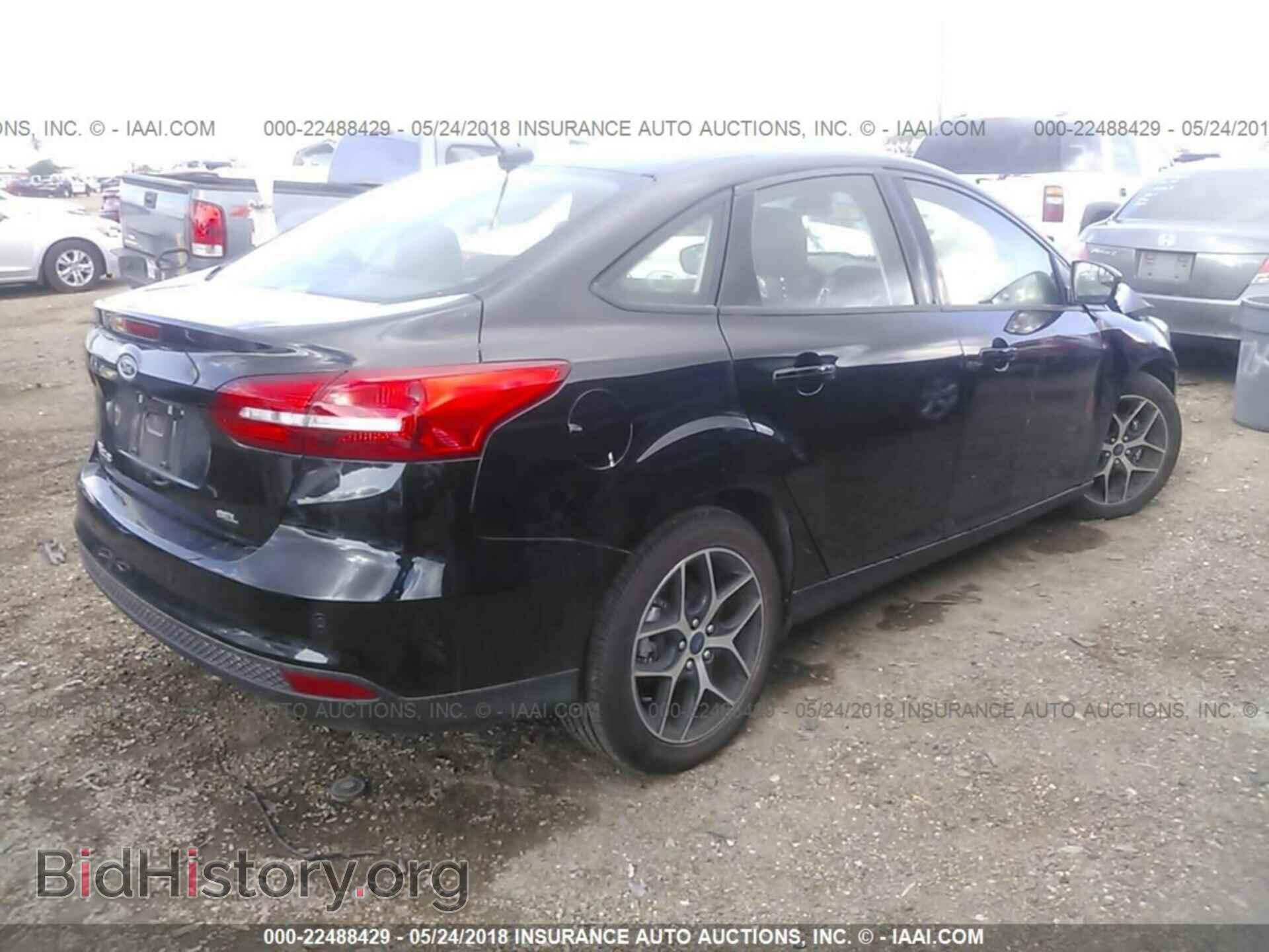2017 Ford Focus - VIN: 1FADP3H26HL307693 - Фото 4