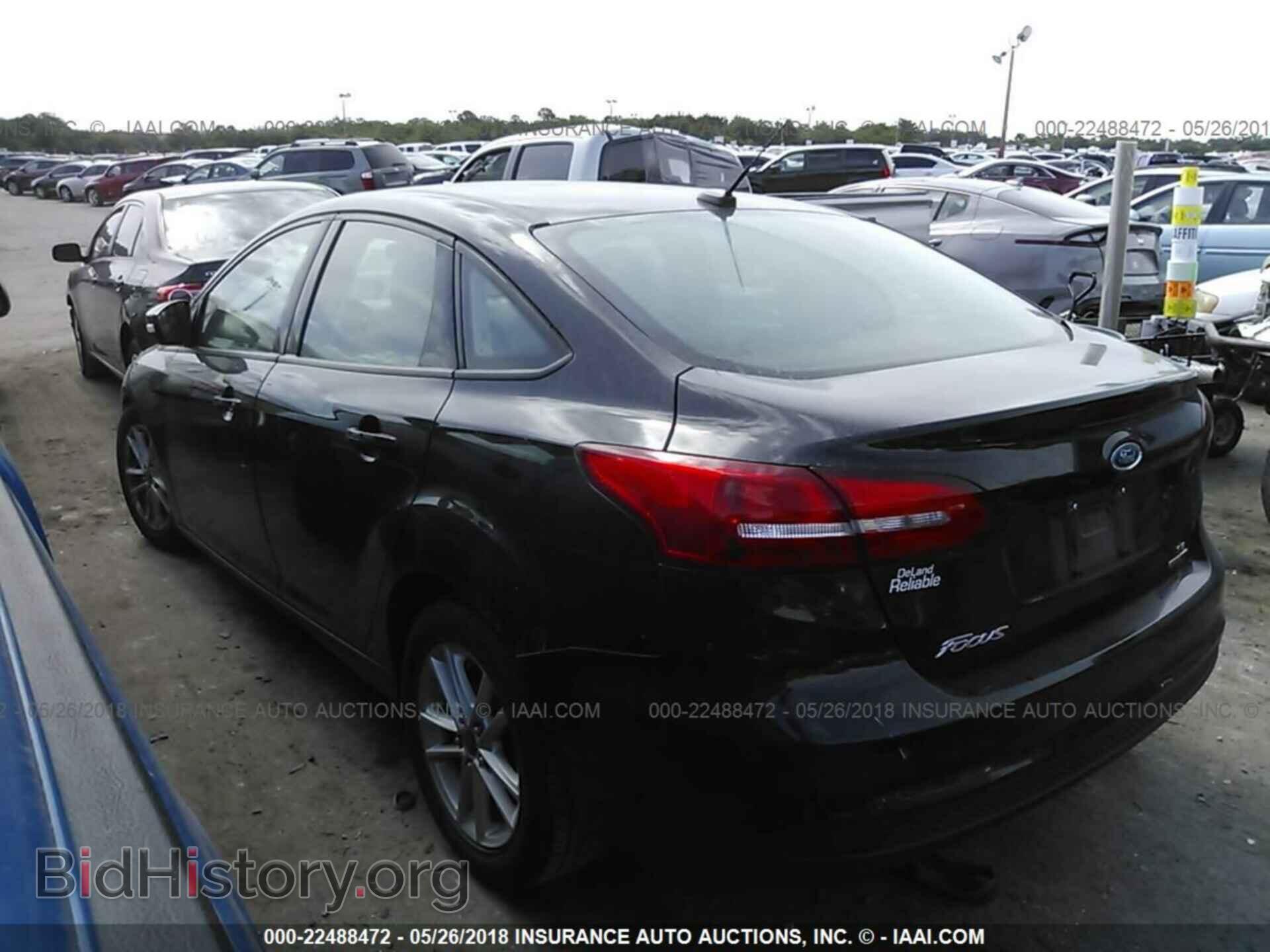 2015 Ford Focus - VIN: 1FADP3F28FL282697 - Photo 3
