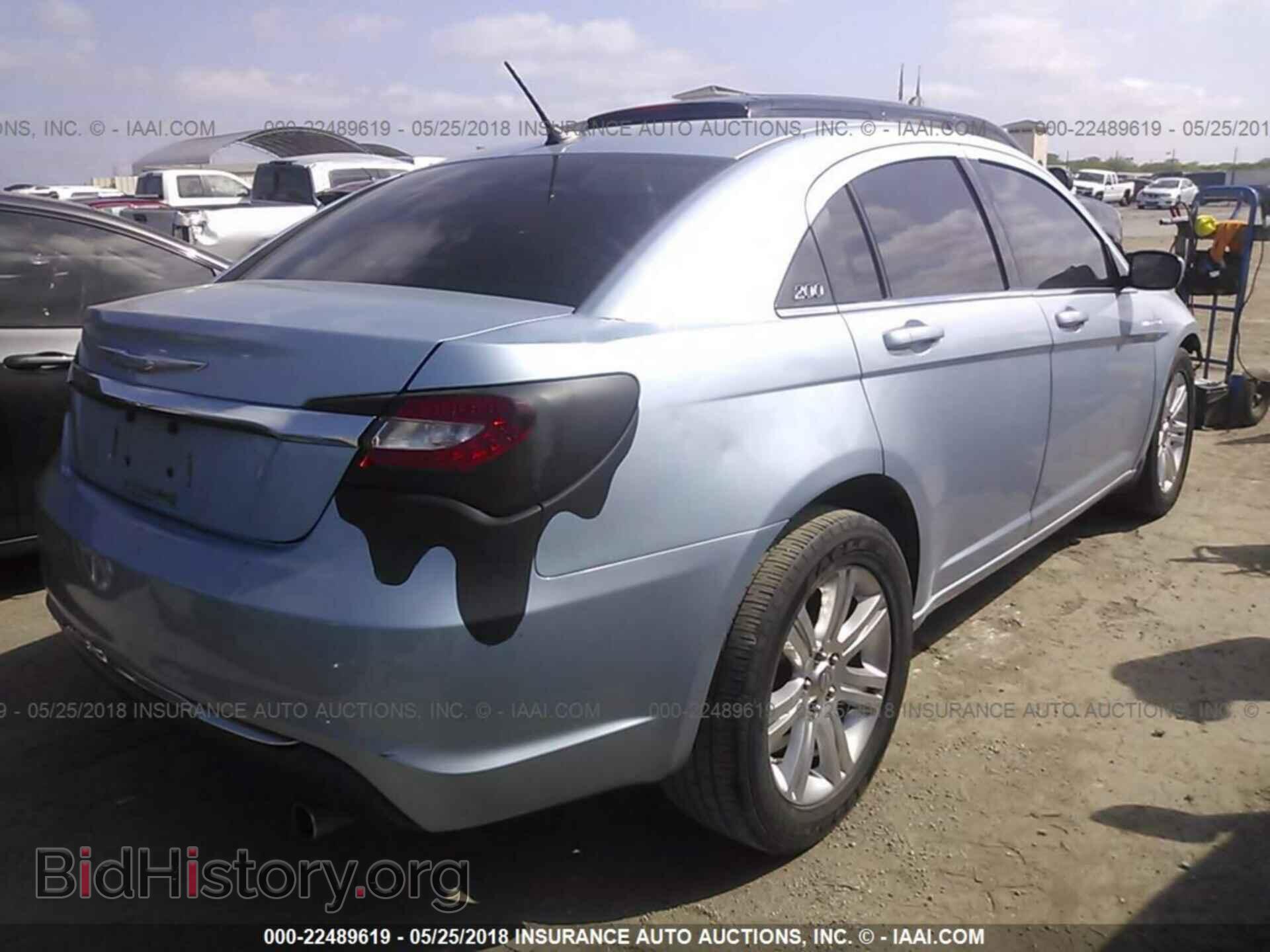 2013 Chrysler 200 - VIN: 1C3CCBBB3DN627903 - Photo 4