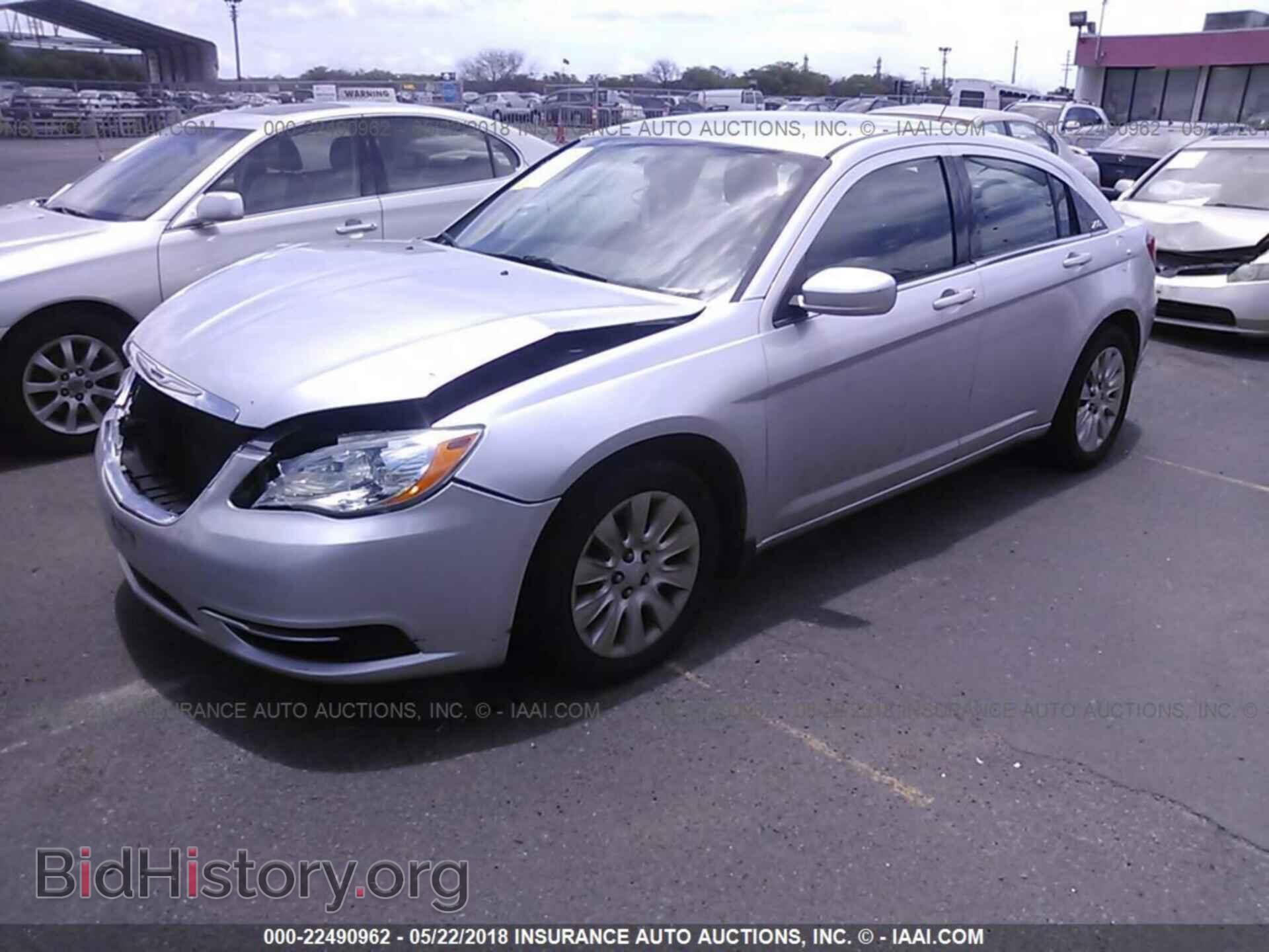 2011 Chrysler 200 - VIN: 1C3BC4FB6BN566898 - Фото 2