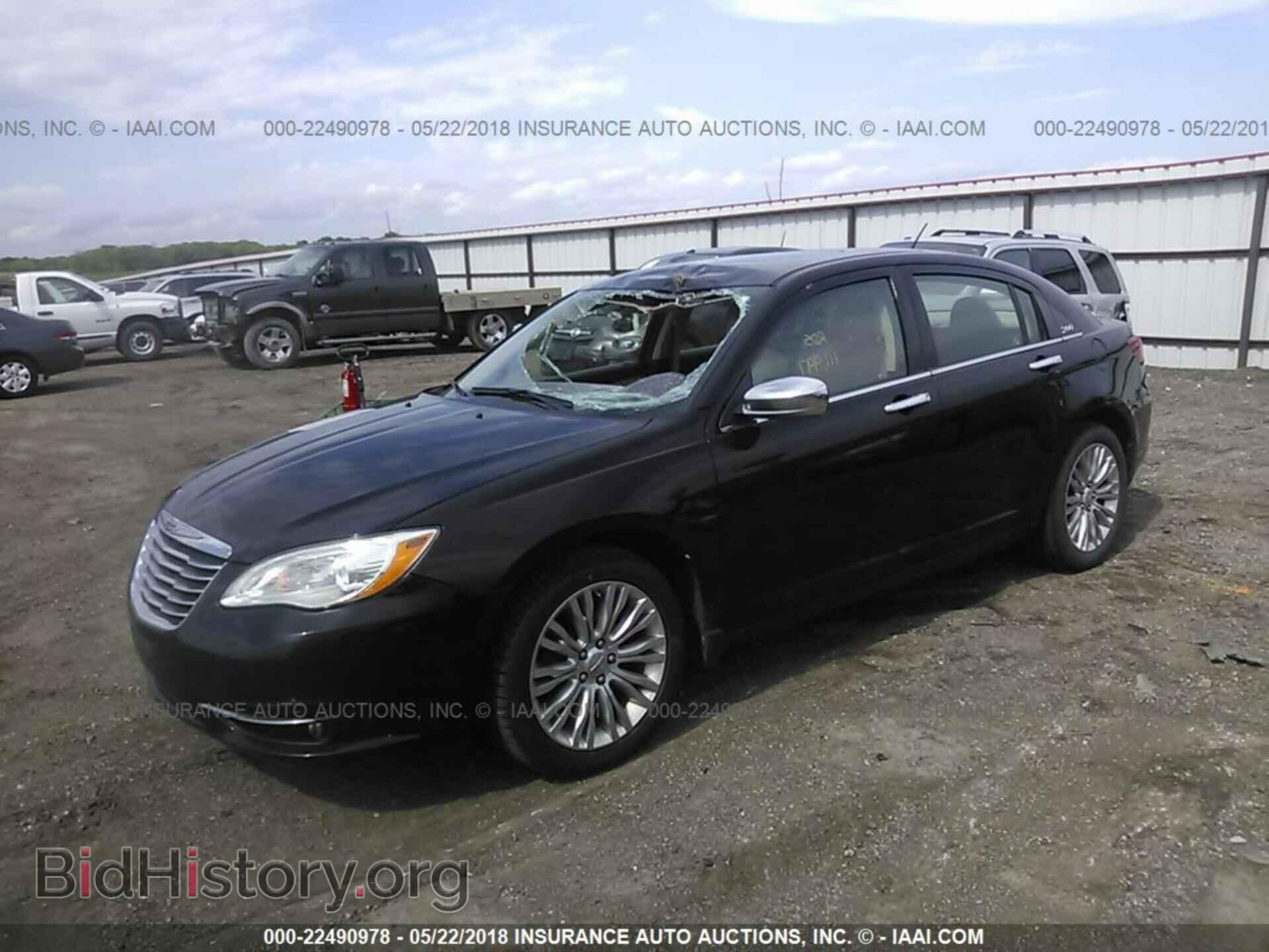 2013 Chrysler 200 - VIN: 1C3CCBCG9DN676629 - Фото 2