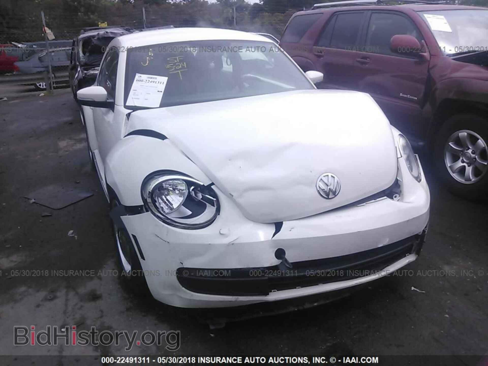 2012 Volkswagen Beetle - VIN: 3VWJX7AT2CM657107 - Фото 6