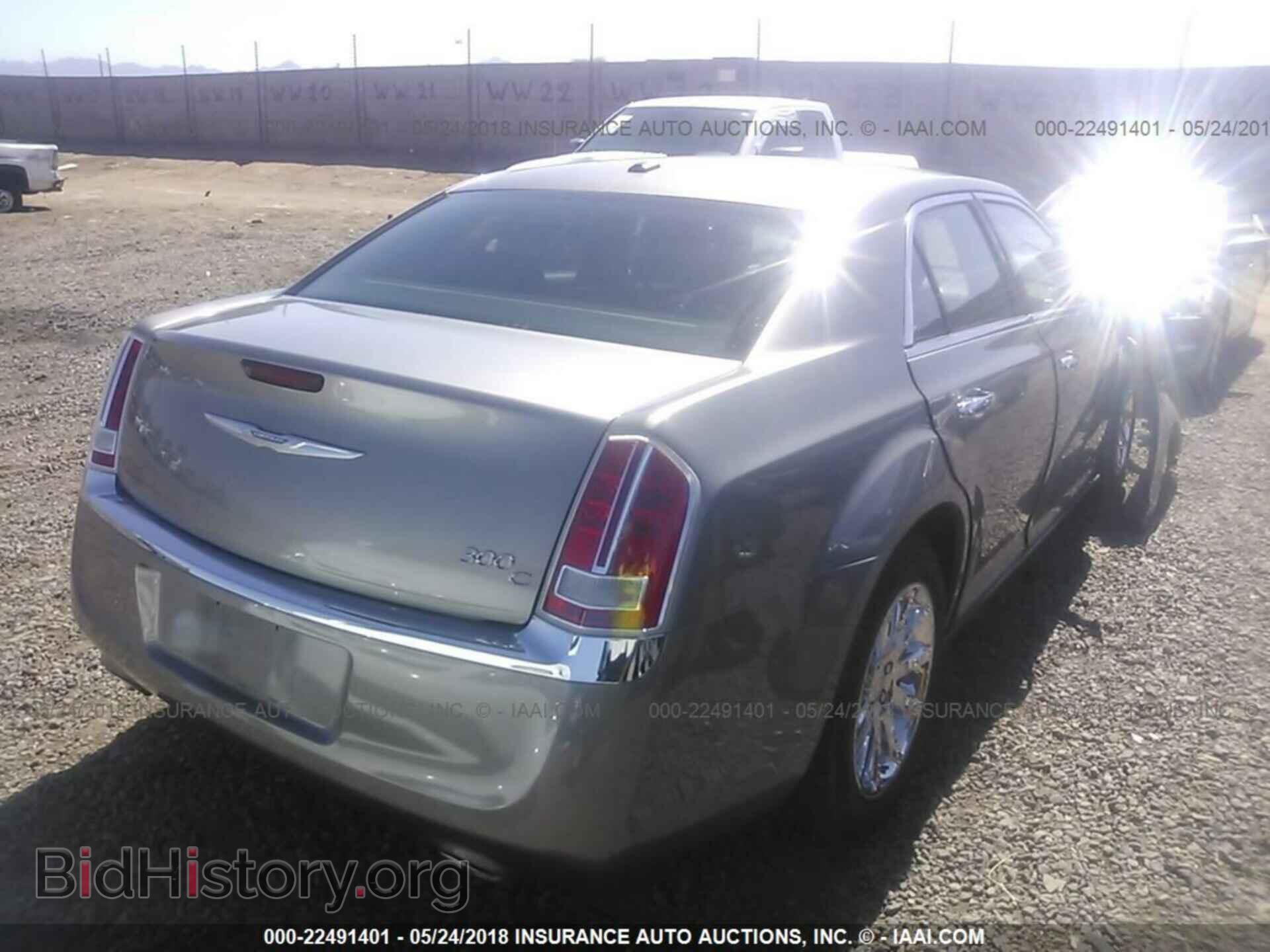 2014 Chrysler 300c - VIN: 2C3CCAEG4EH235458 - Фото 4