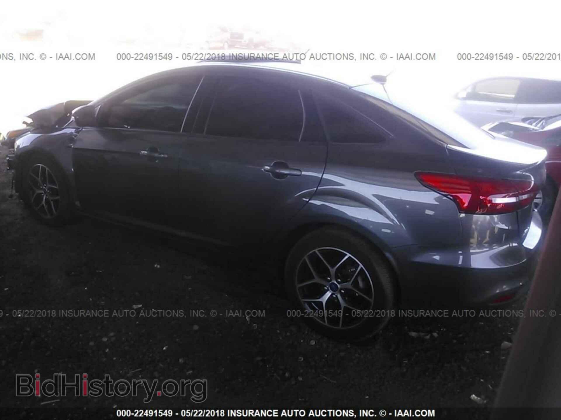 2017 Ford Focus - VIN: 1FADP3H24HL255044 - Фото 3