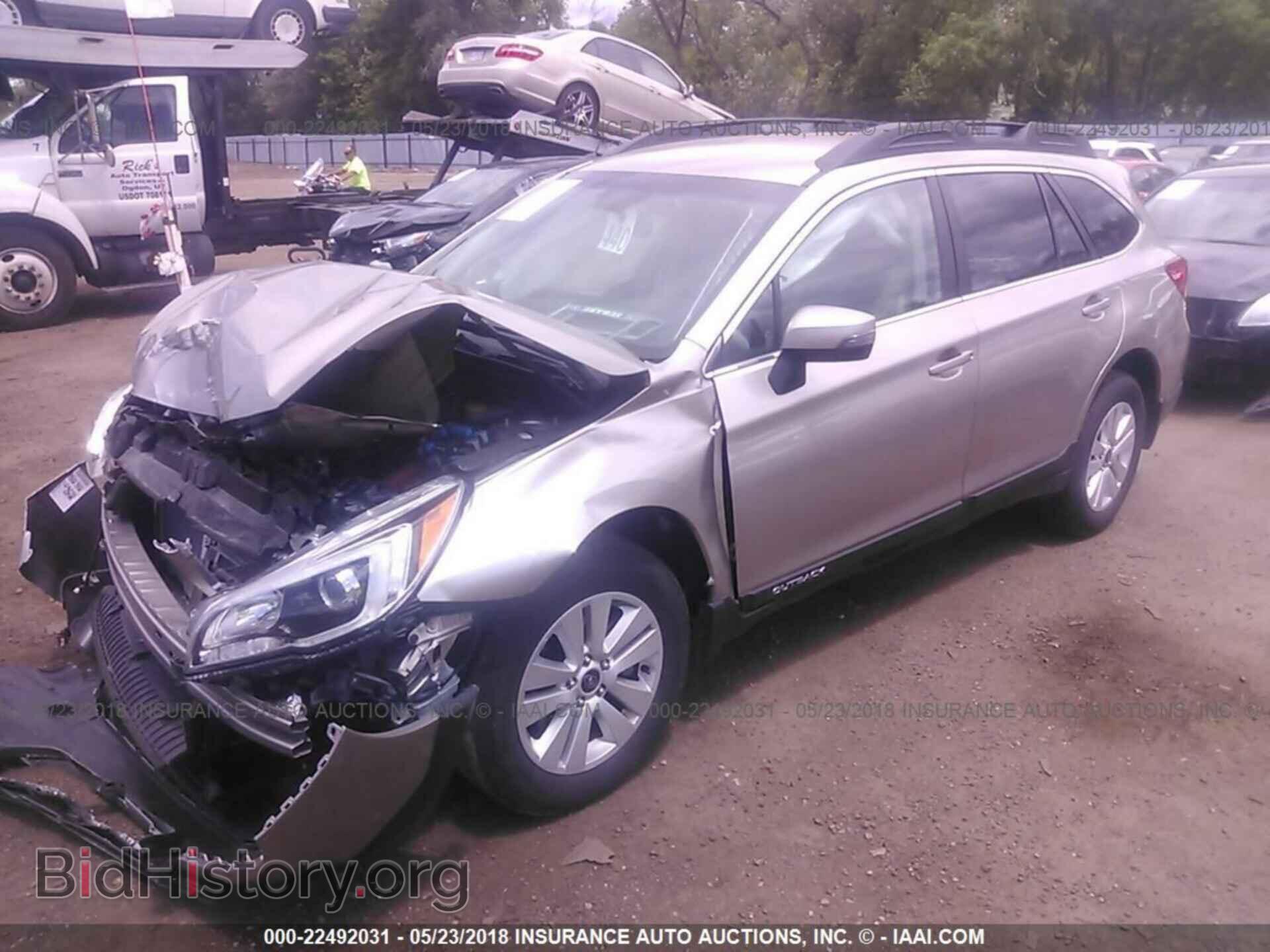 2015 Subaru Outback - VIN: 4S4BSBFC8F3356120 - Photo 2