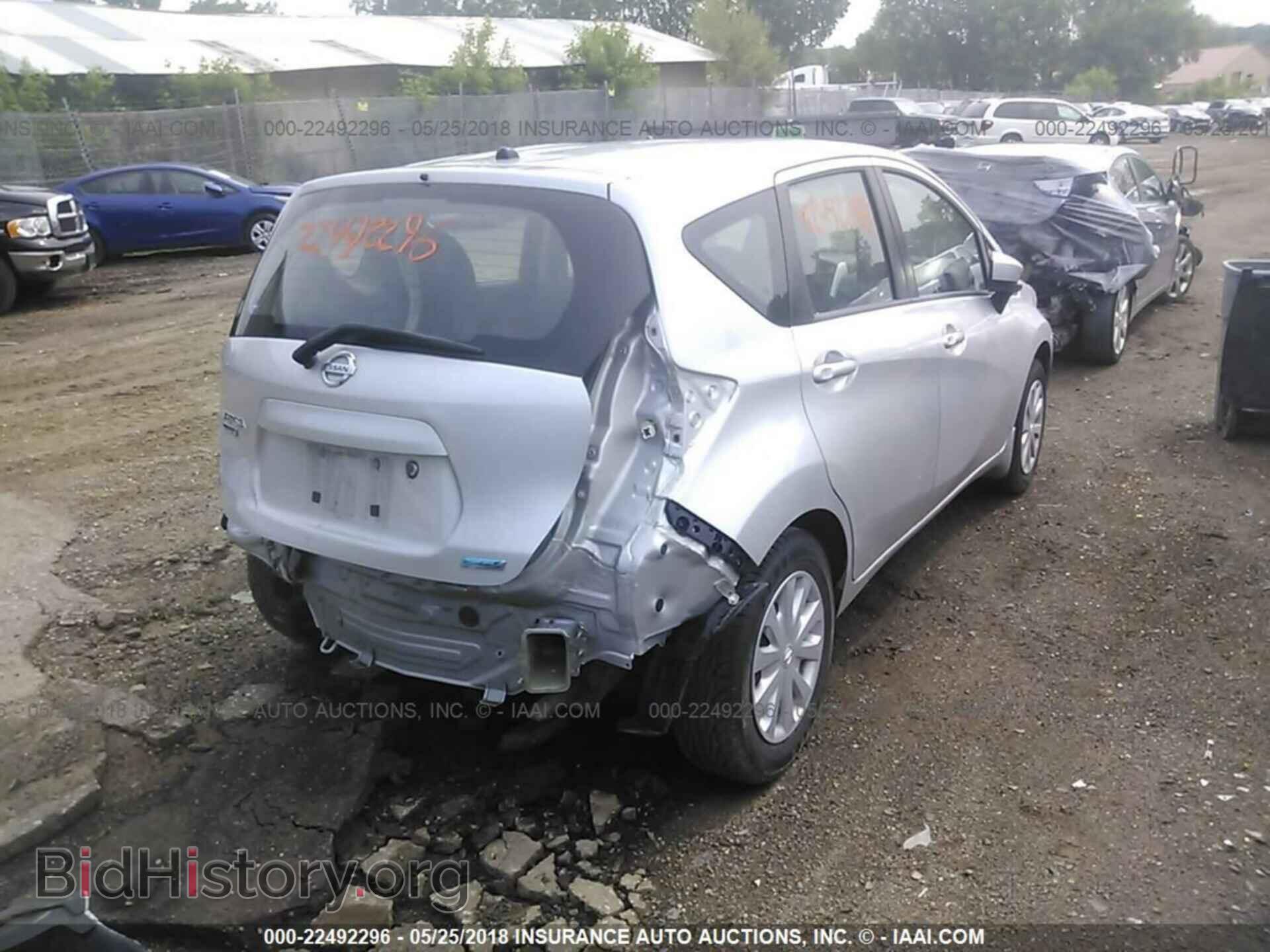 2015 Nissan Versa note - VIN: 3N1CE2CP4FL447674 - Photo 4
