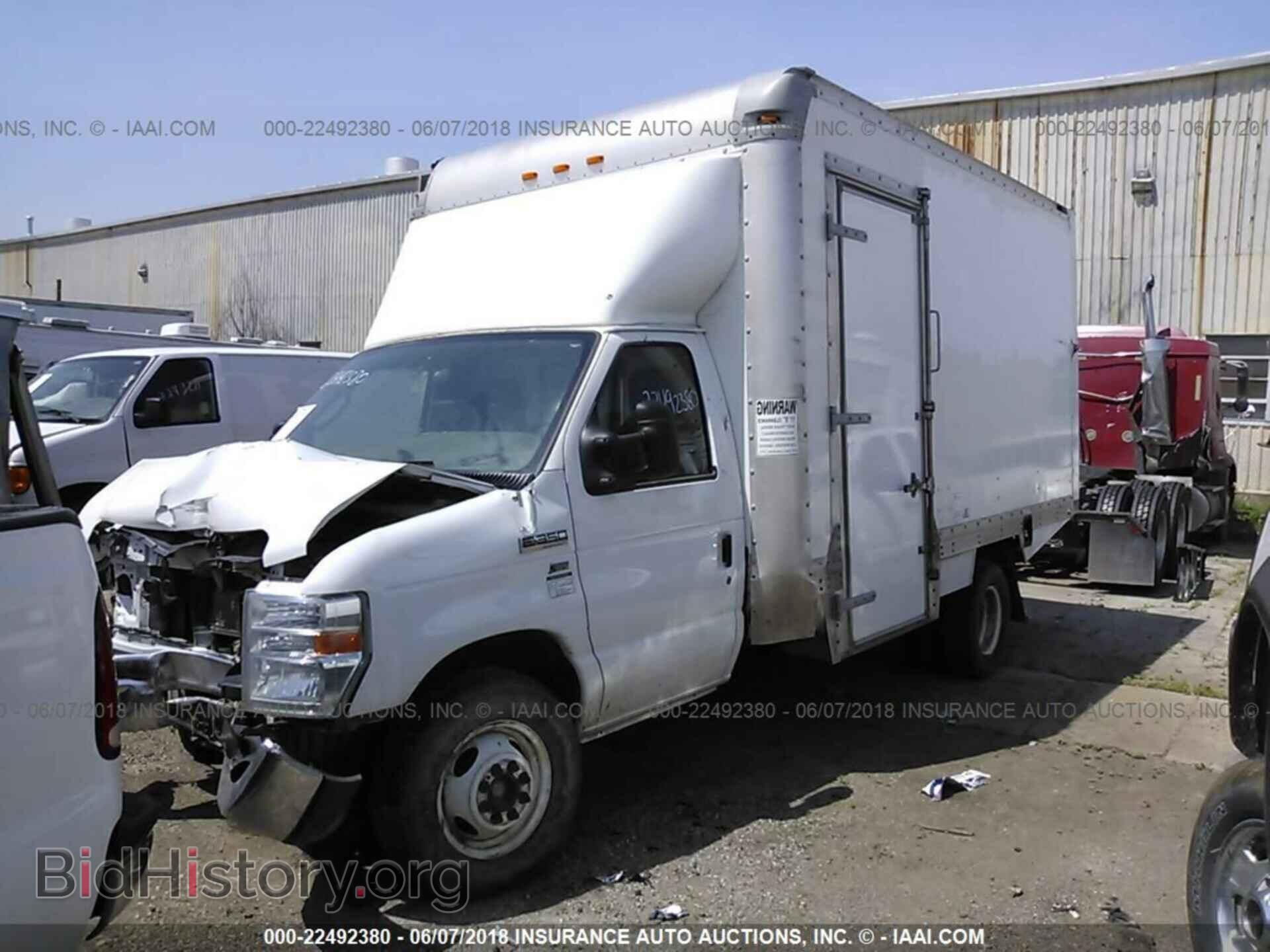 2016 Ford Econoline - VIN: 1FDWE3FL1GDC24018 - Photo 2
