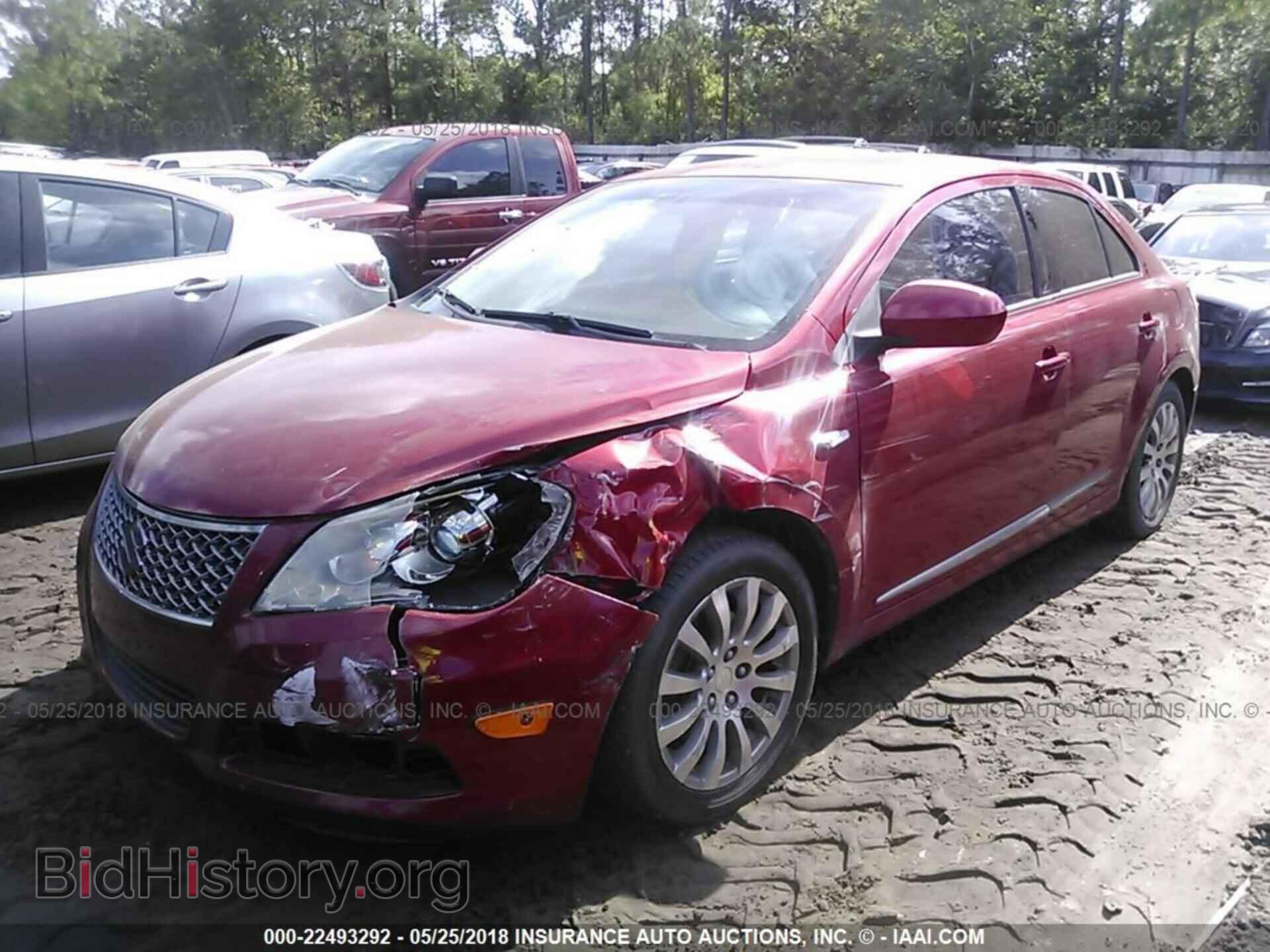 2013 Suzuki Kizashi - VIN: JS2RE9A33D6100155 - Photo 2