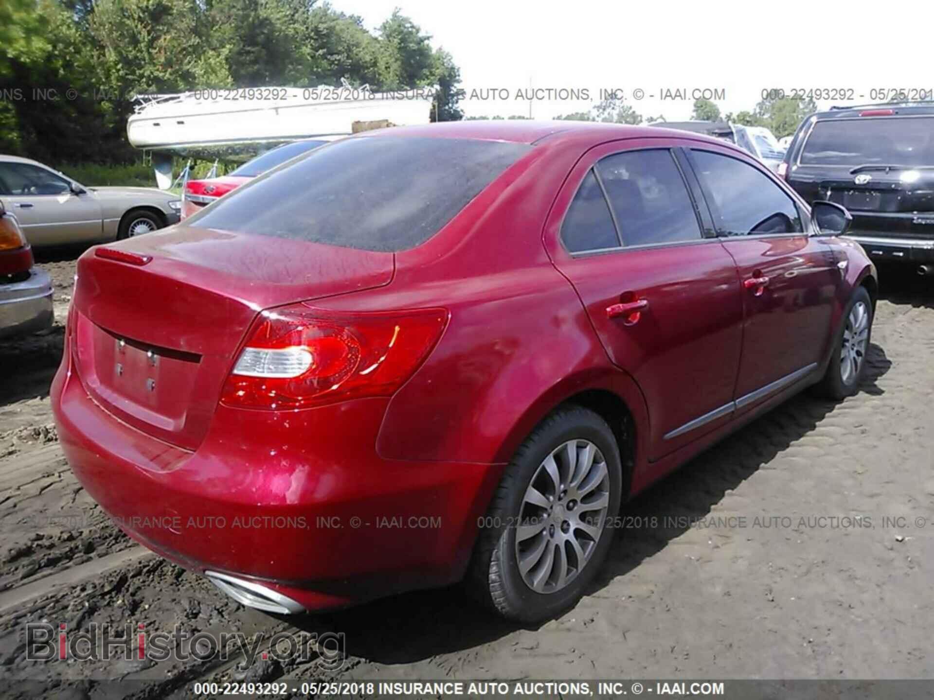 2013 Suzuki Kizashi - VIN: JS2RE9A33D6100155 - Photo 4